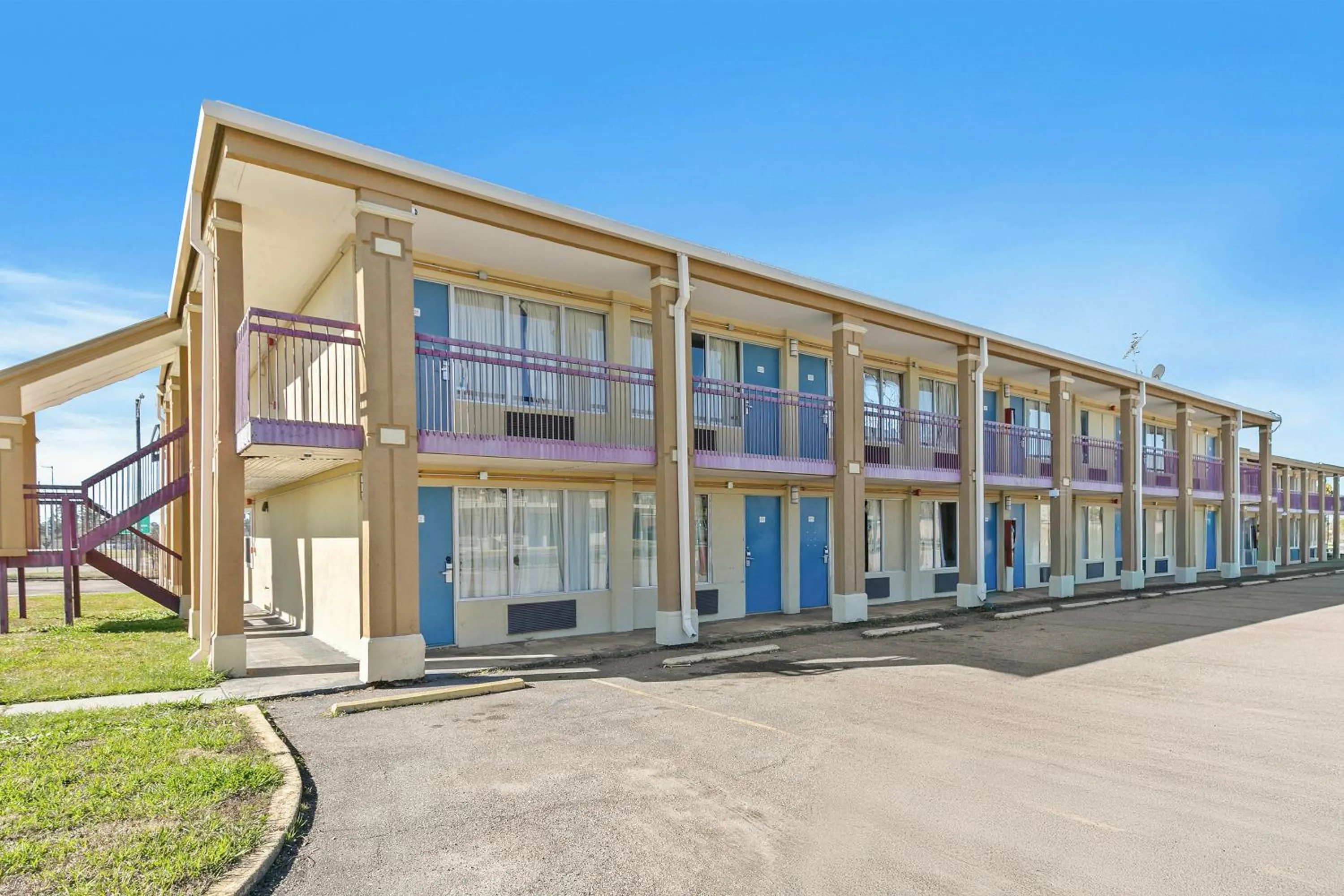 Property building in Luxury Inn By Hotel O Hattiesburg M S