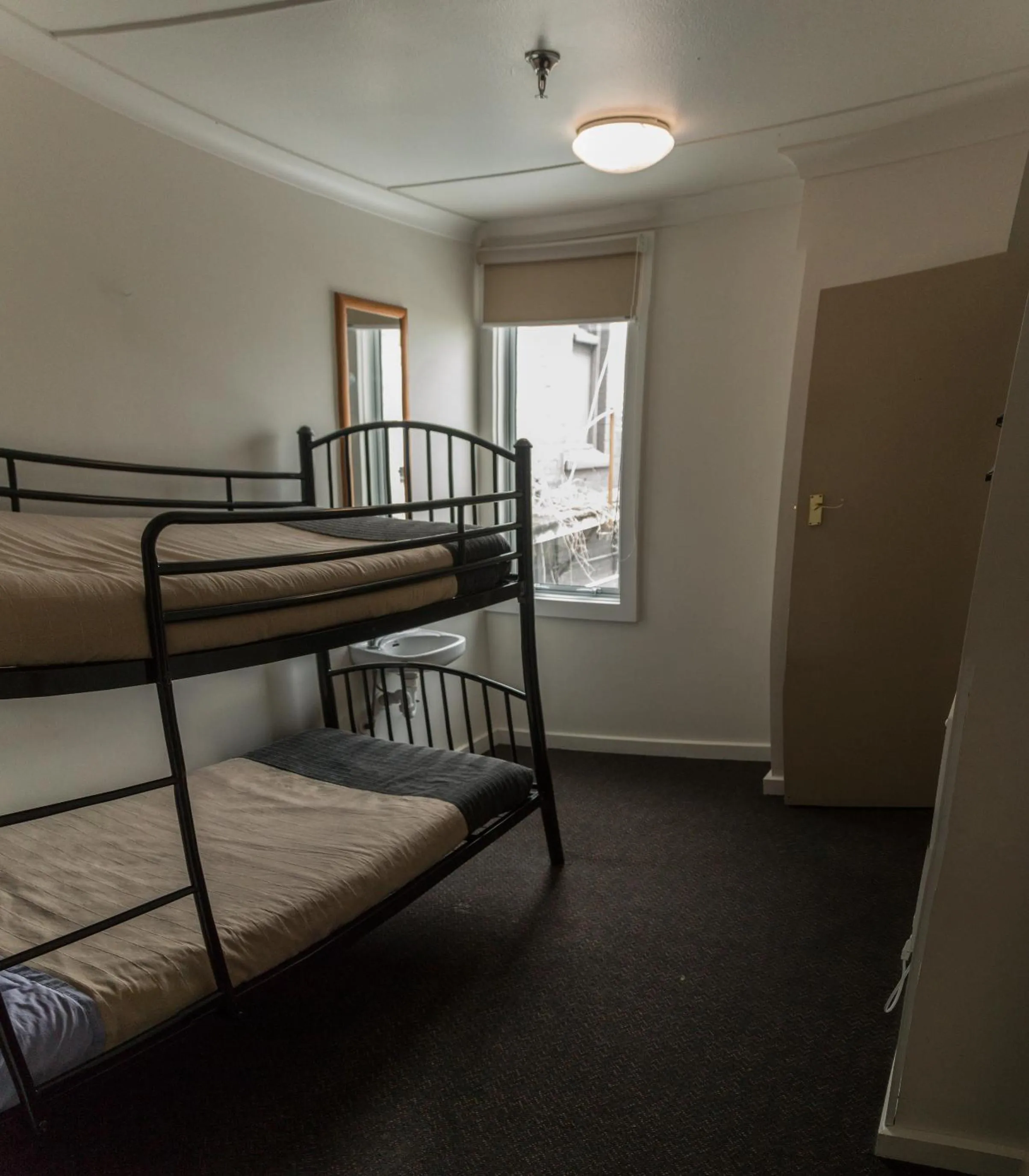 Bed in Downtown Backpackers & Accommodation
