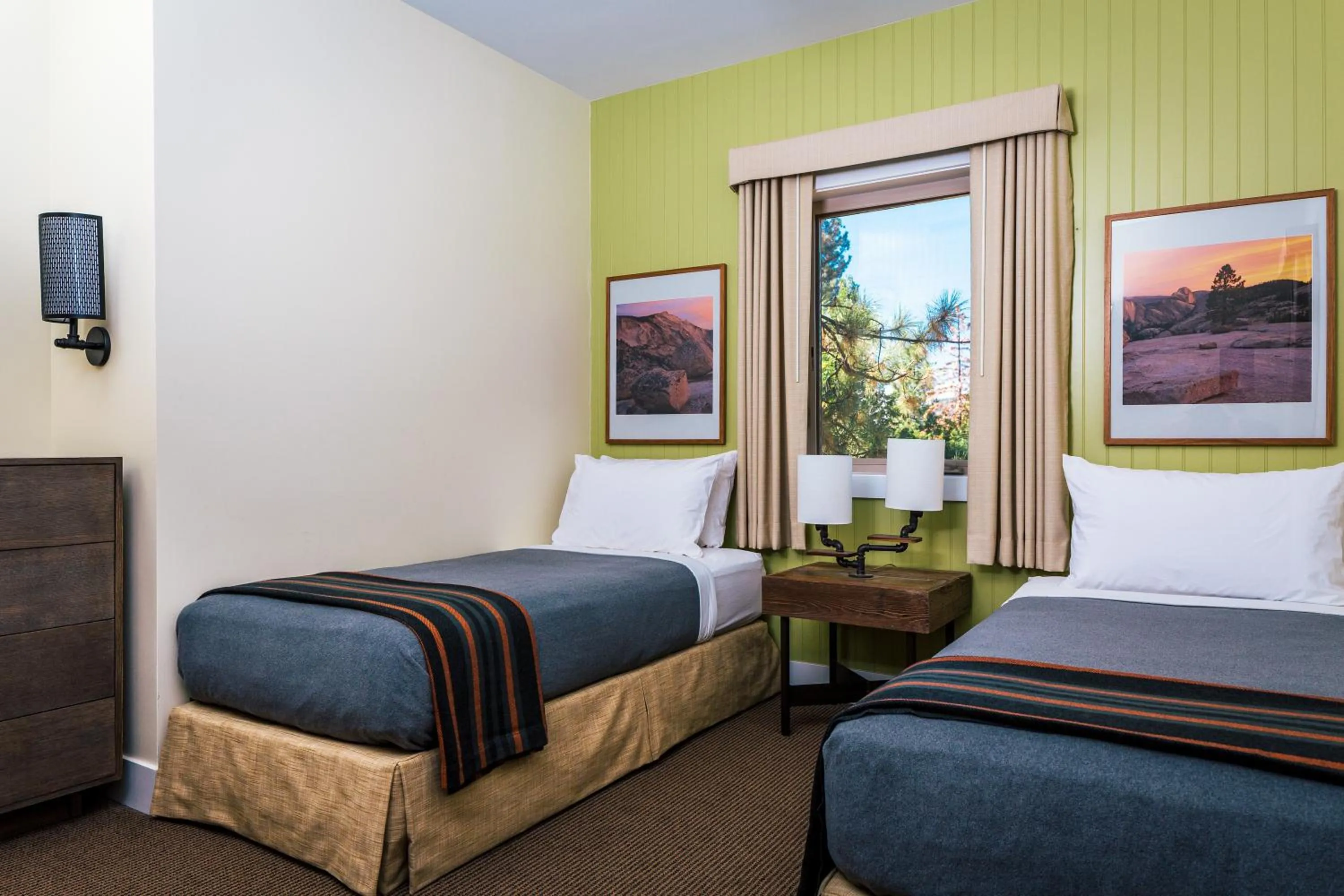 Bed in Rush Creek Lodge at Yosemite