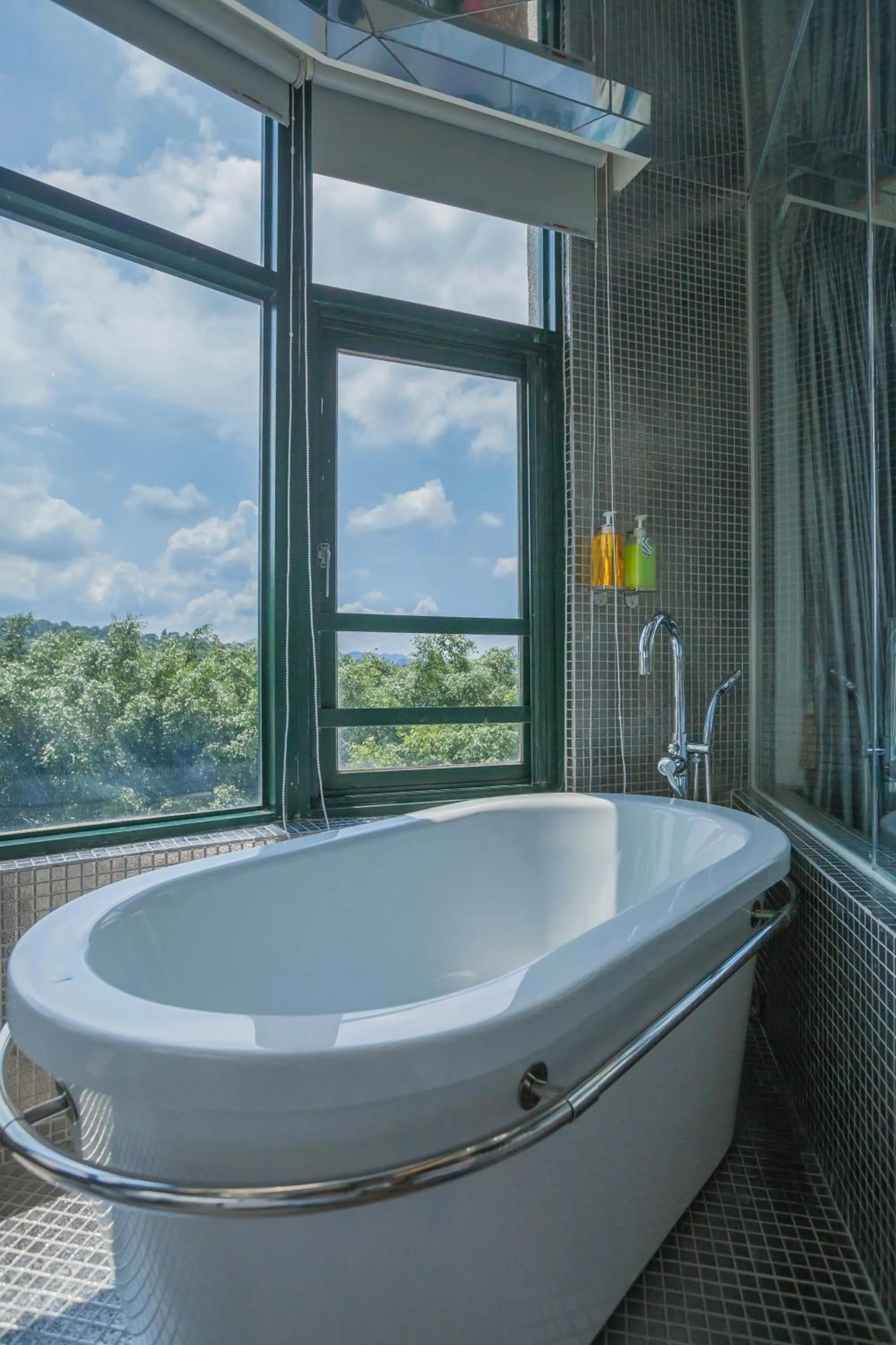 Day in Shuian Lakeside Hotel