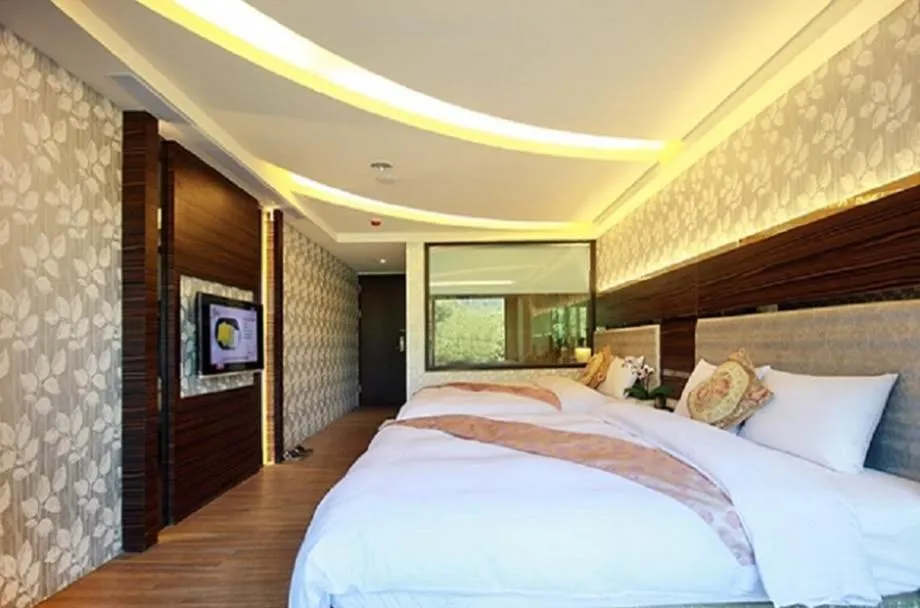 Bed in Shuian Lakeside Hotel