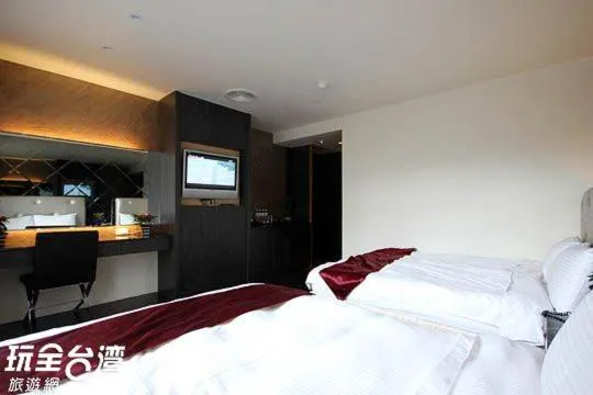 Bed in Shuian Lakeside Hotel
