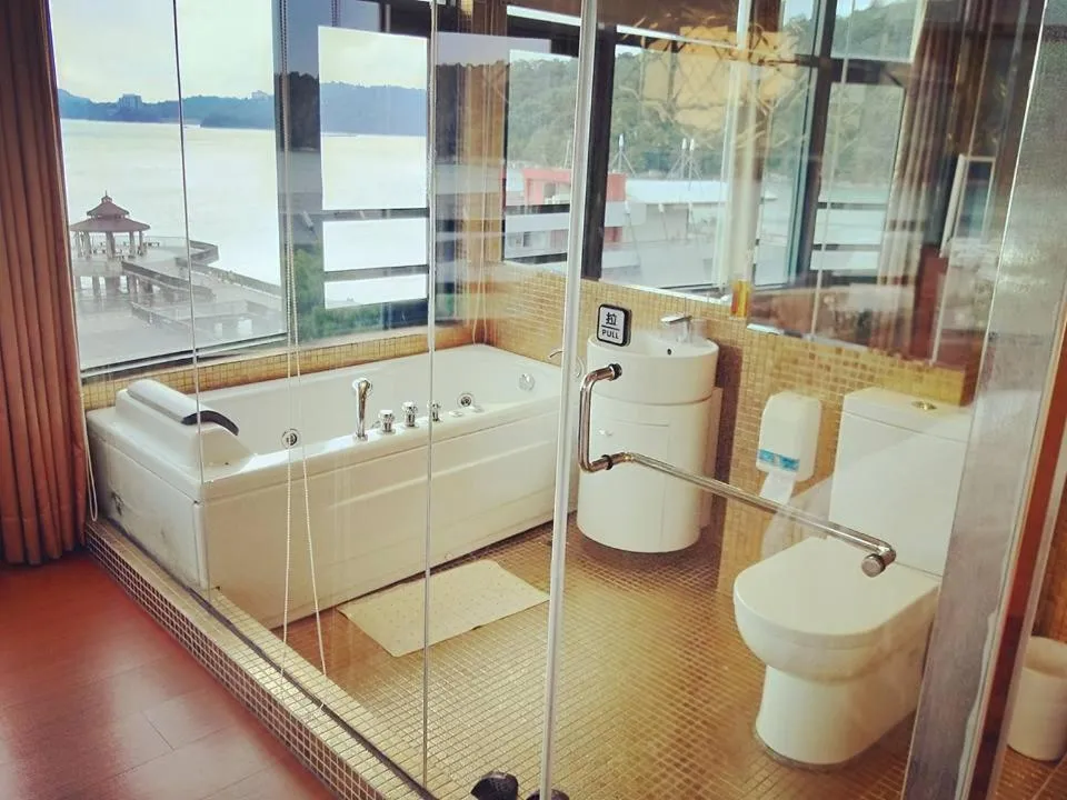 Shuian Lakeside Hotel