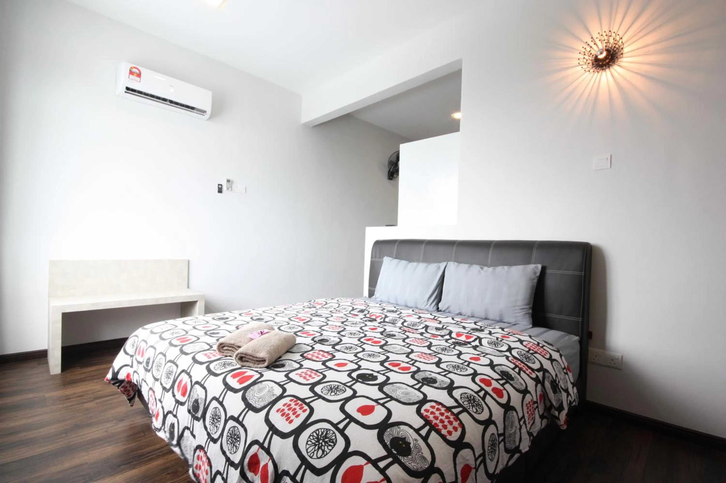 Bed in Shamrock Beach Villas 15 Seaview