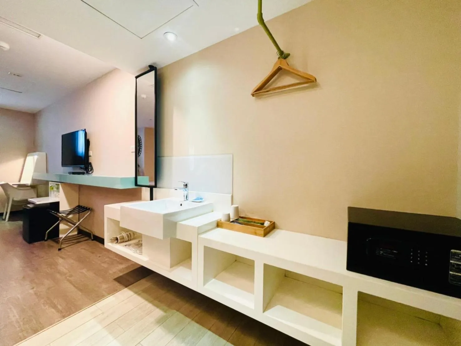 TV and multimedia in Travel Art Inn