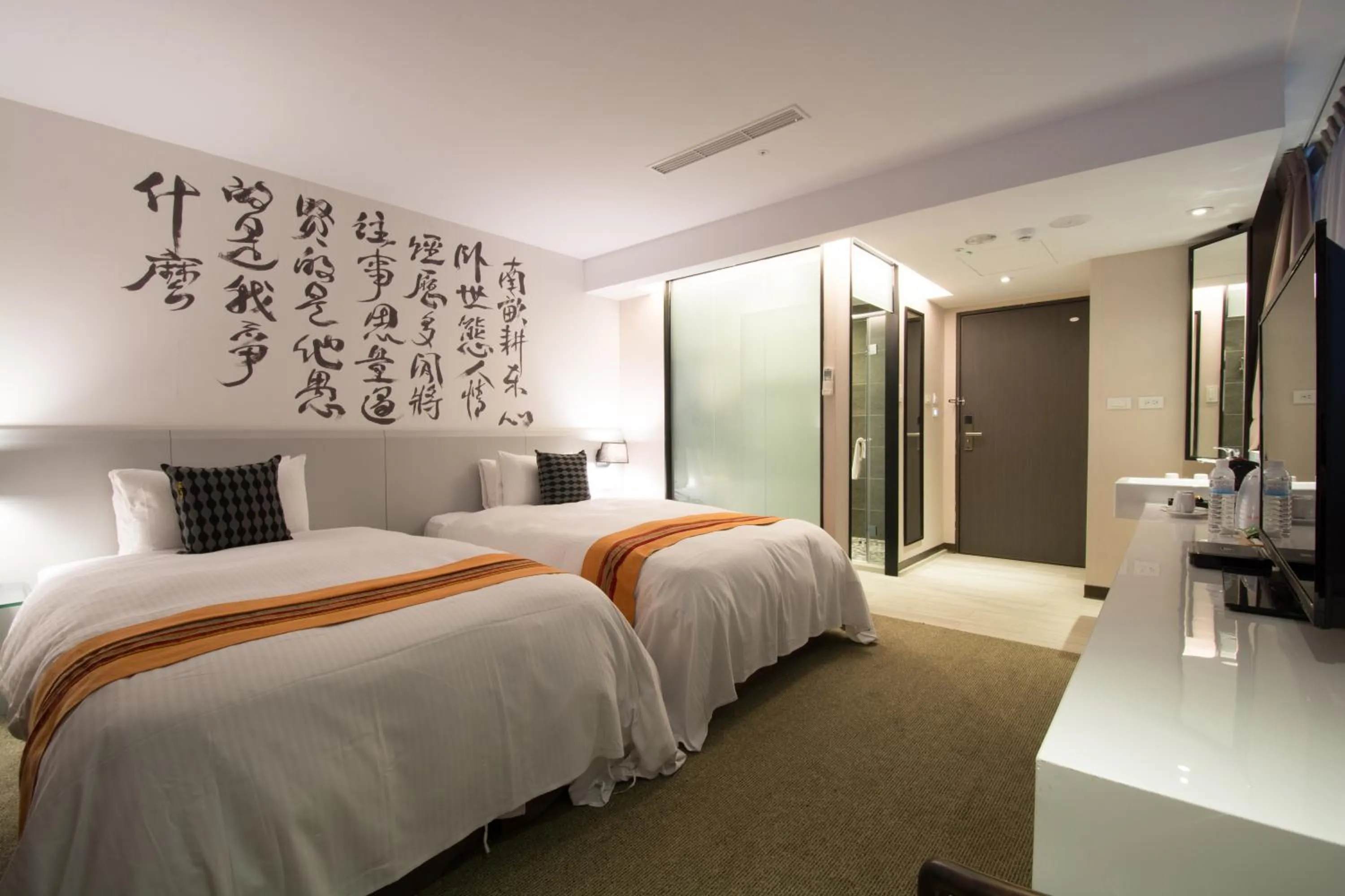 Photo of the whole room, Bed in Travel Art Inn