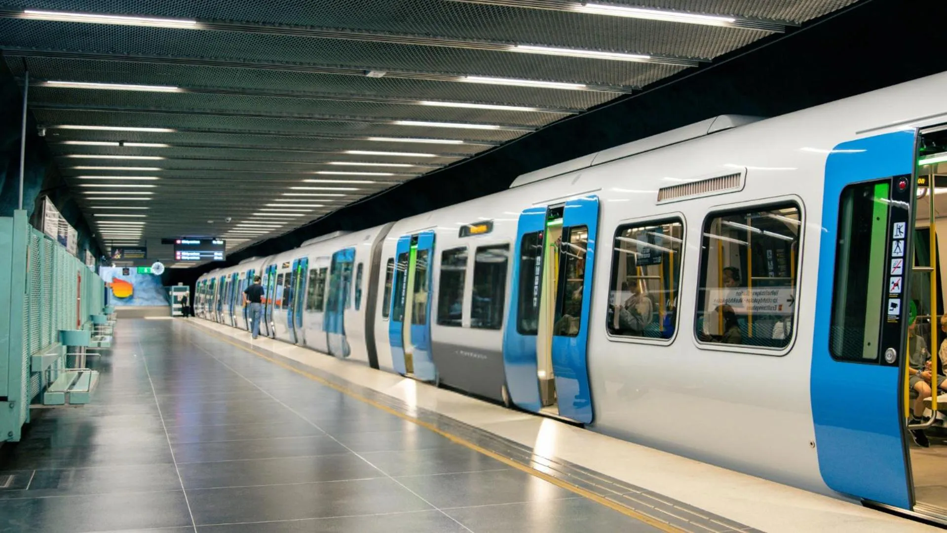 Facade/entrance in Taj Santacruz
