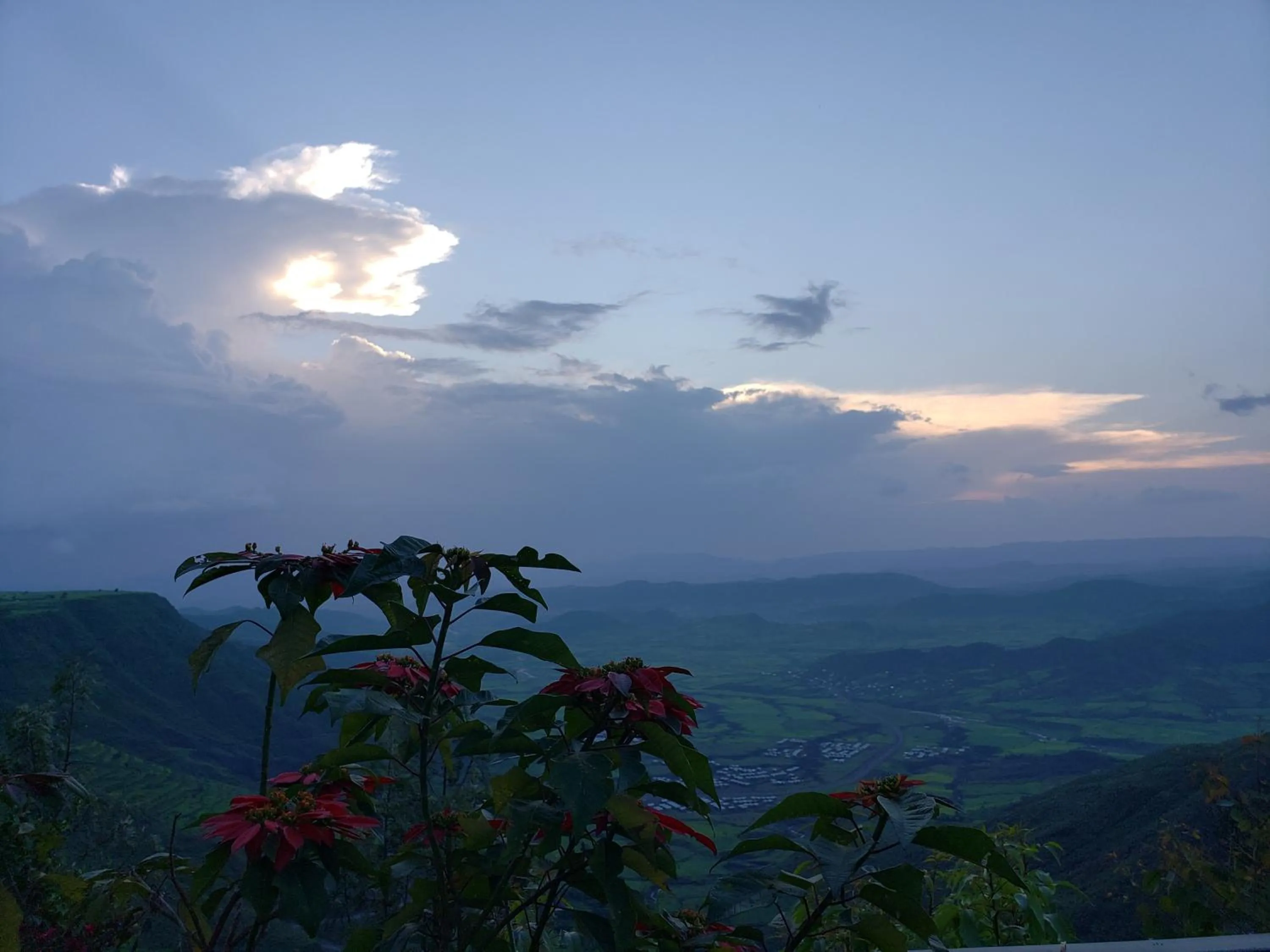 Summer in Top Twelve Hotel - Lalibela