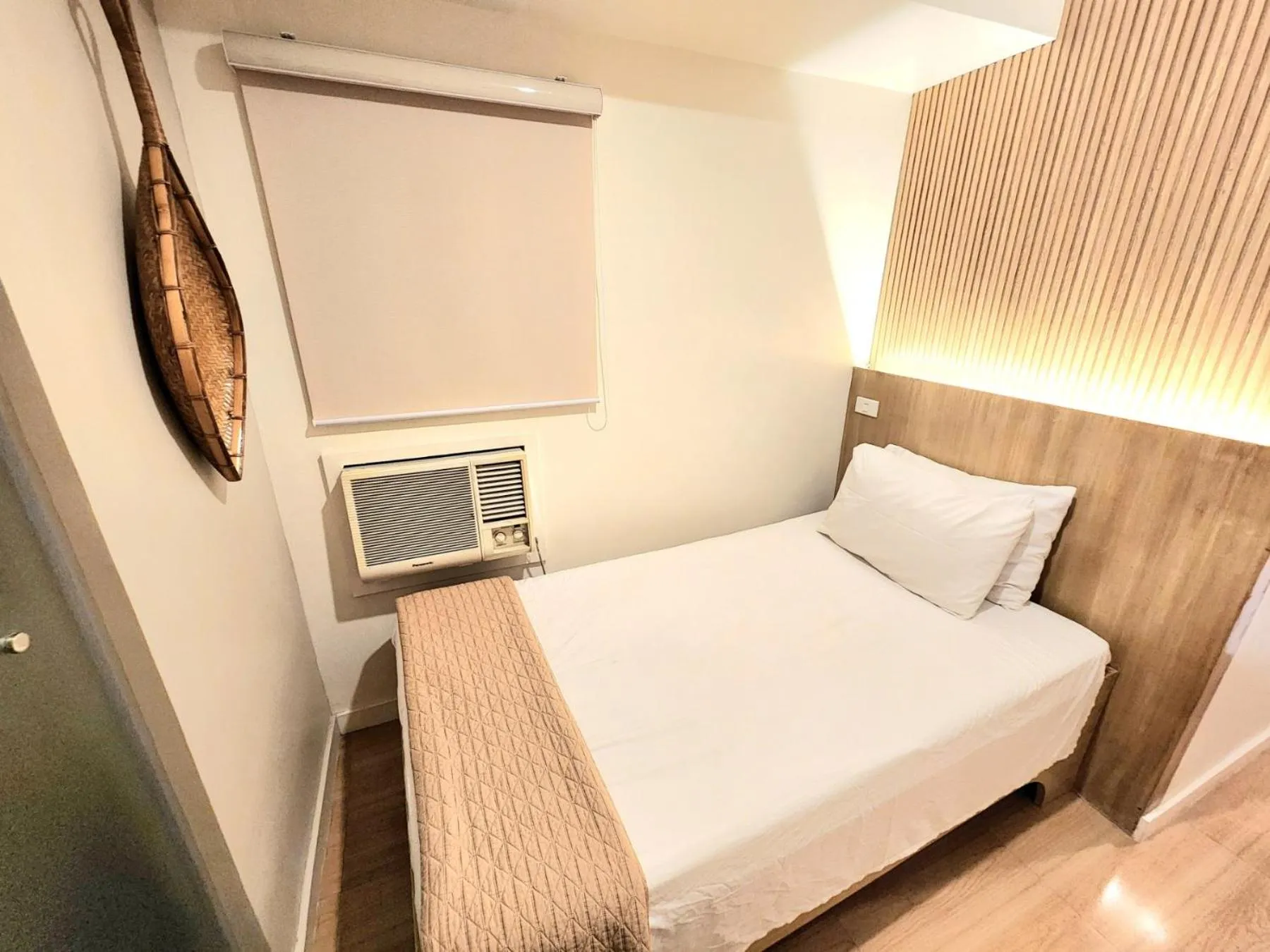 Bedroom, Bed in Stone House Hotel Manila