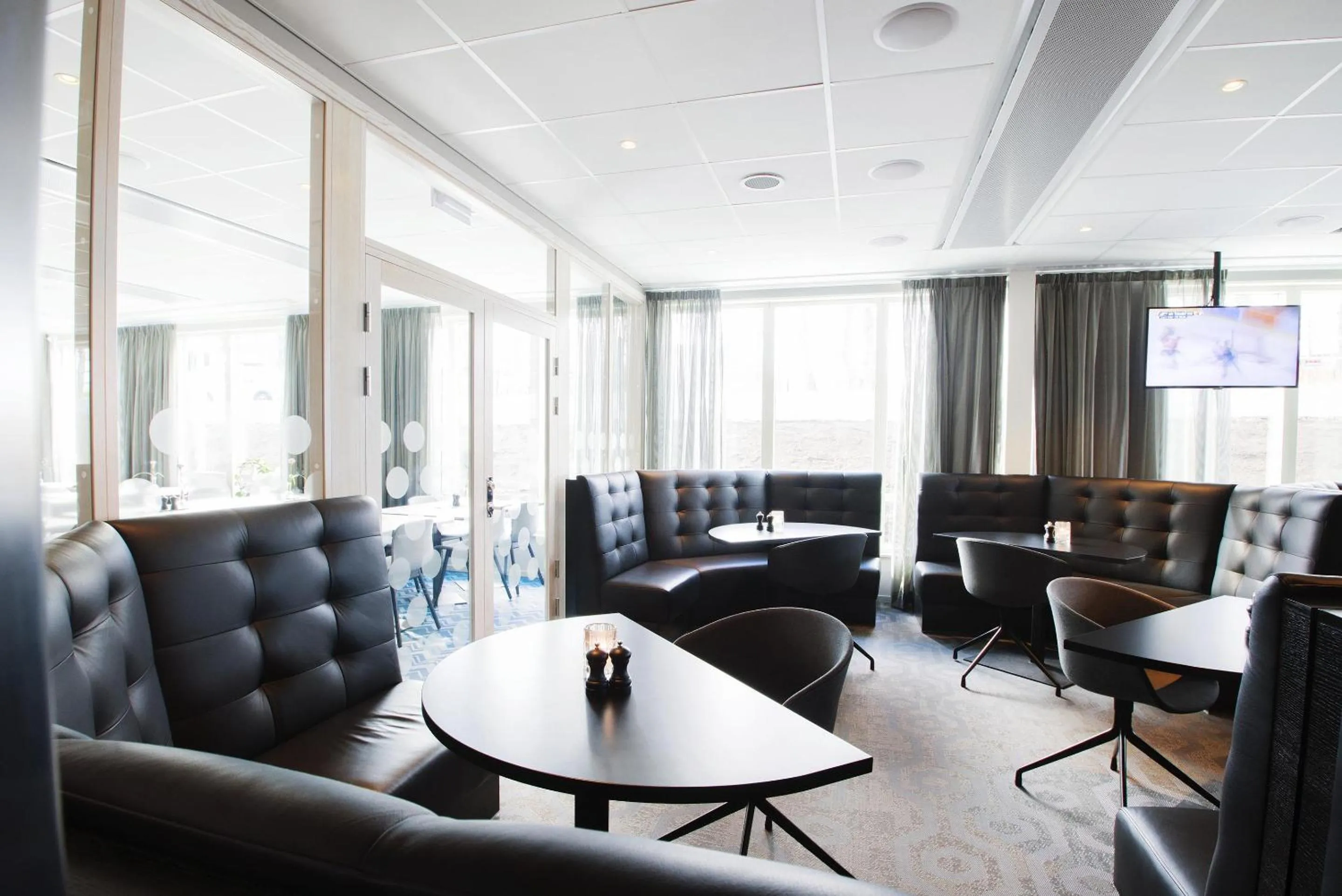 Restaurant/places to eat in Best Western RC Hotel