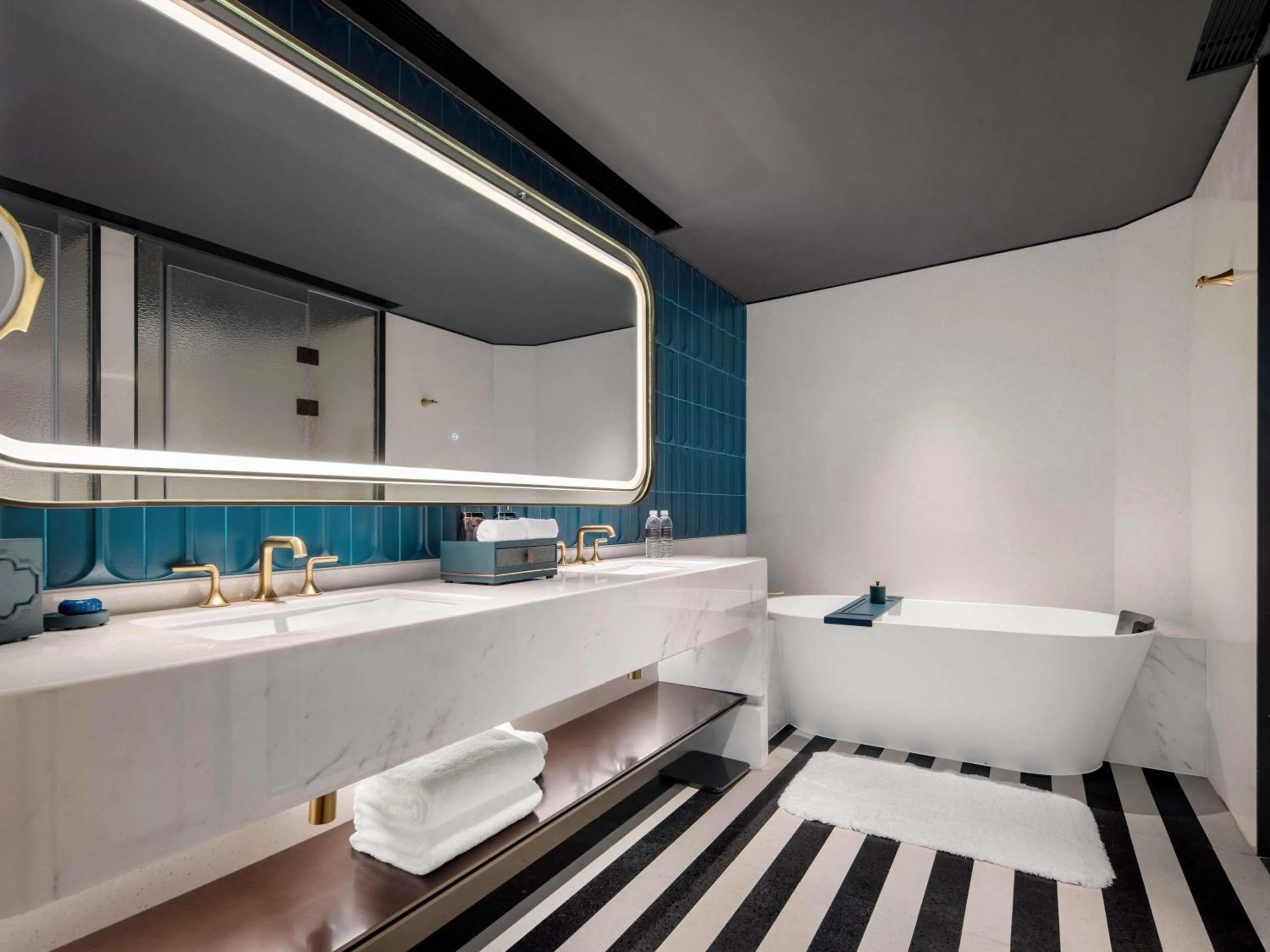 Bedroom in Sofitel Shanghai North Bund