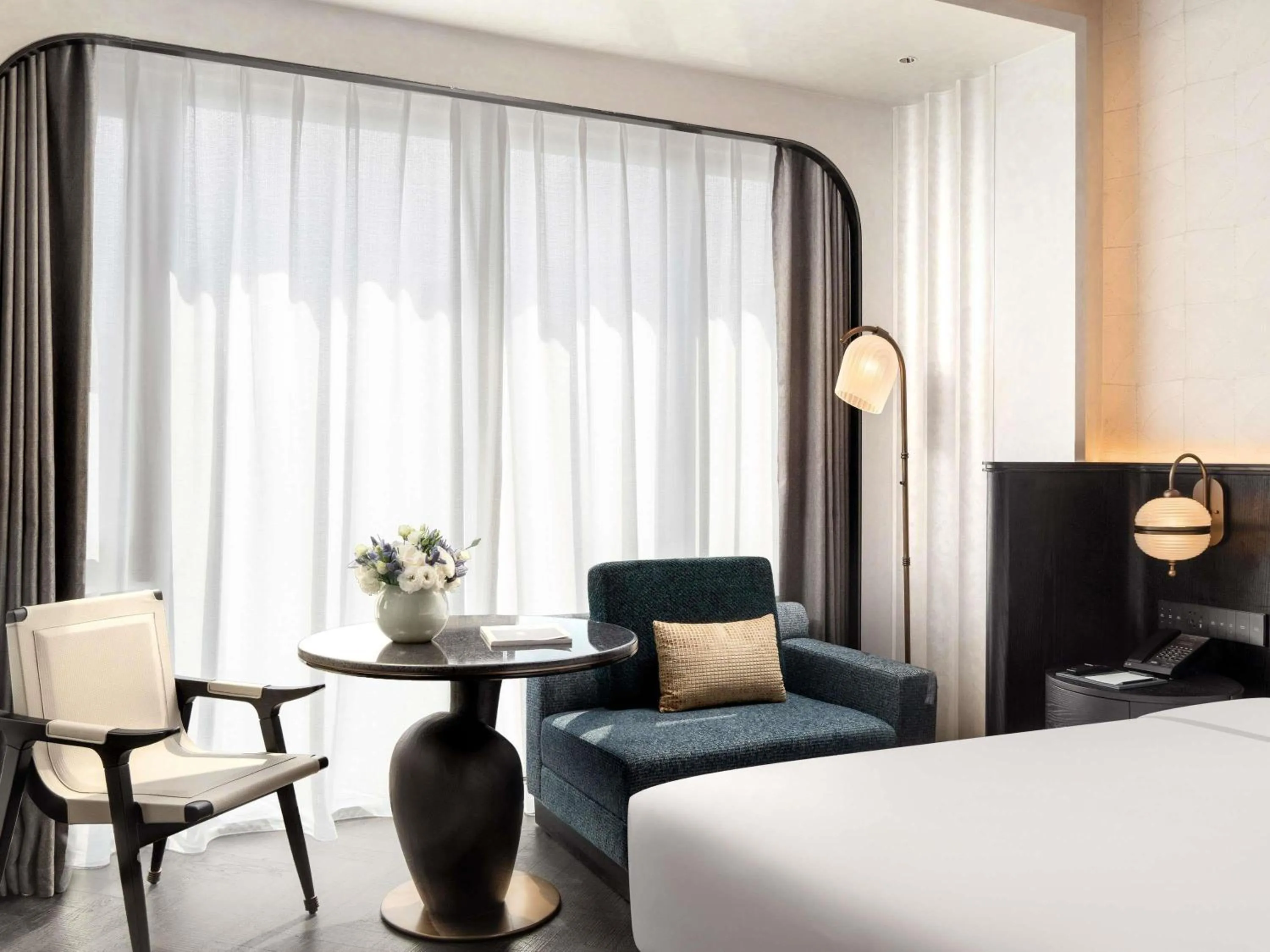 Bedroom, Bed in Sofitel Shanghai North Bund