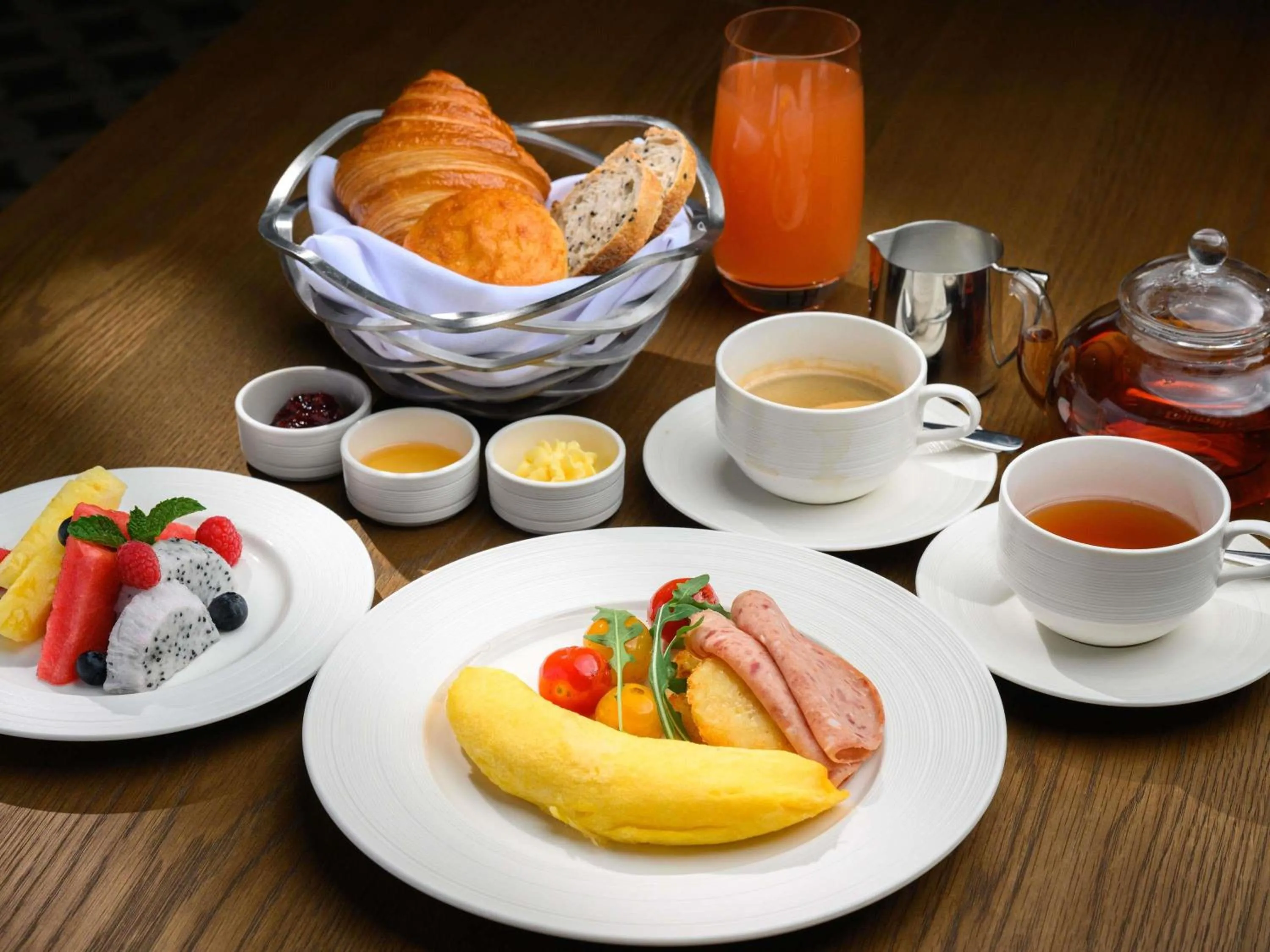 Breakfast in Sofitel Shanghai North Bund