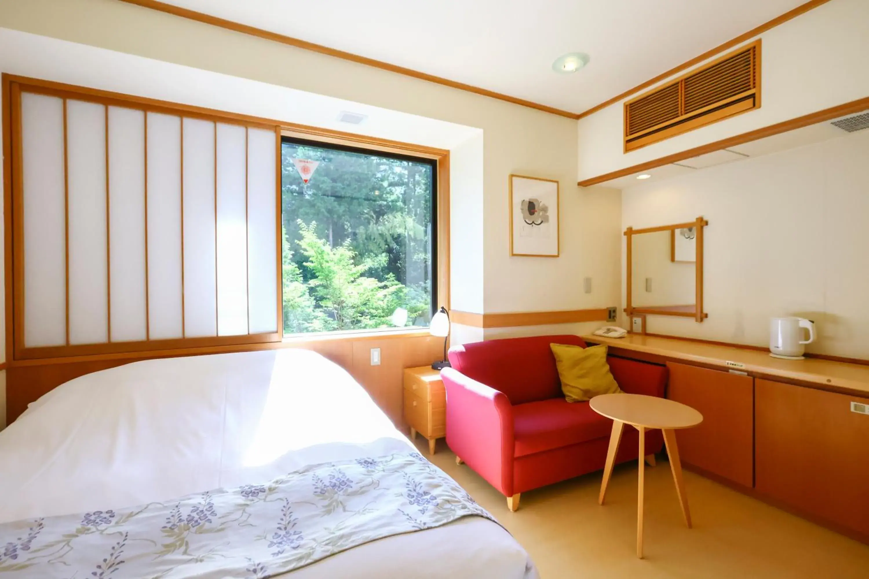 Western Style Small-Double Room 18 square yards - single occupancy - Non-Smoking in Mizunoto Reopening on April 1, 2025 Western Style Small-Double Room 18 square yards - single occupancy - Non-Smoking in Mizunoto Reopening on April 1, 2025