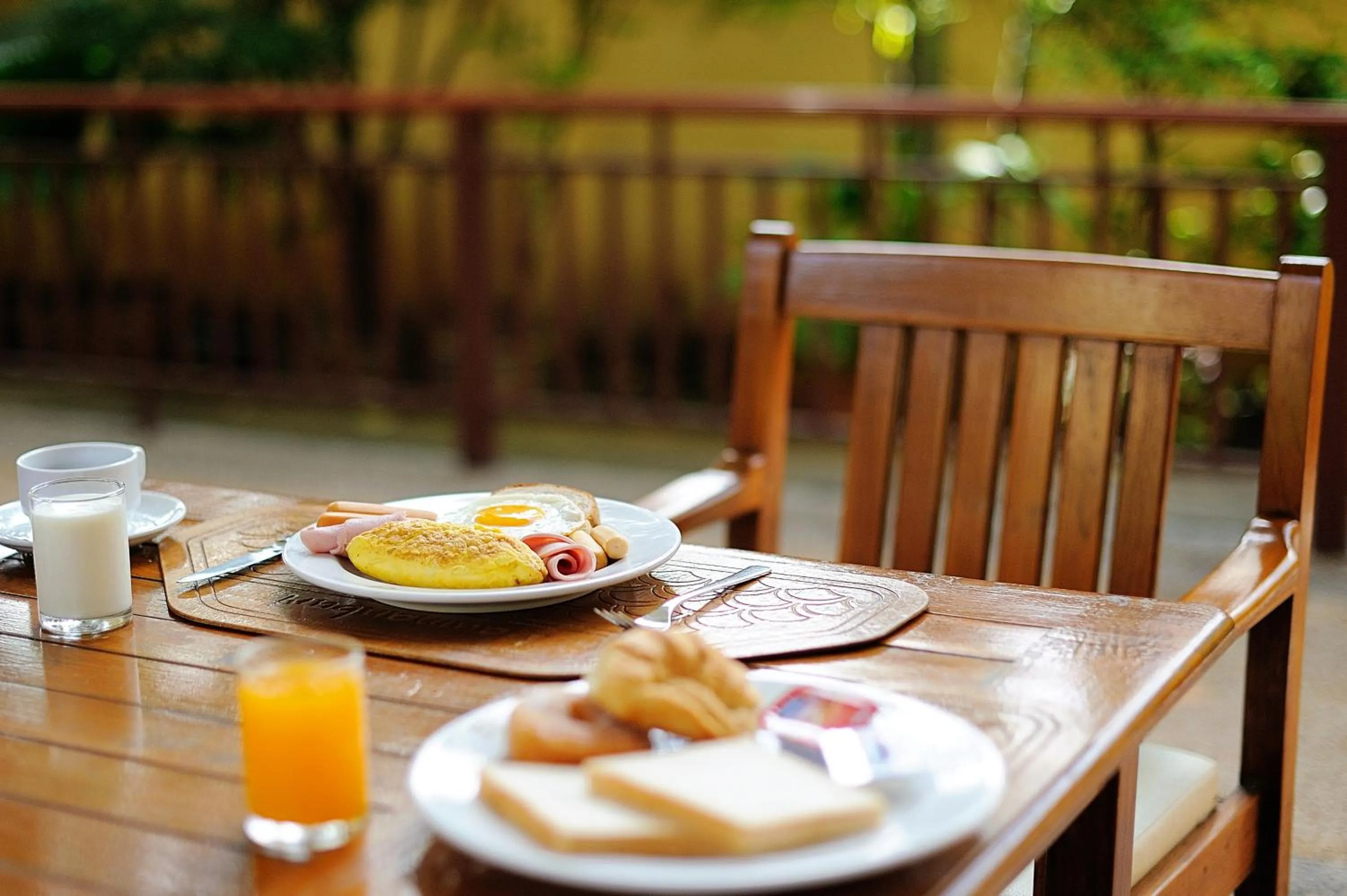 Food and drinks in Bauman Grand