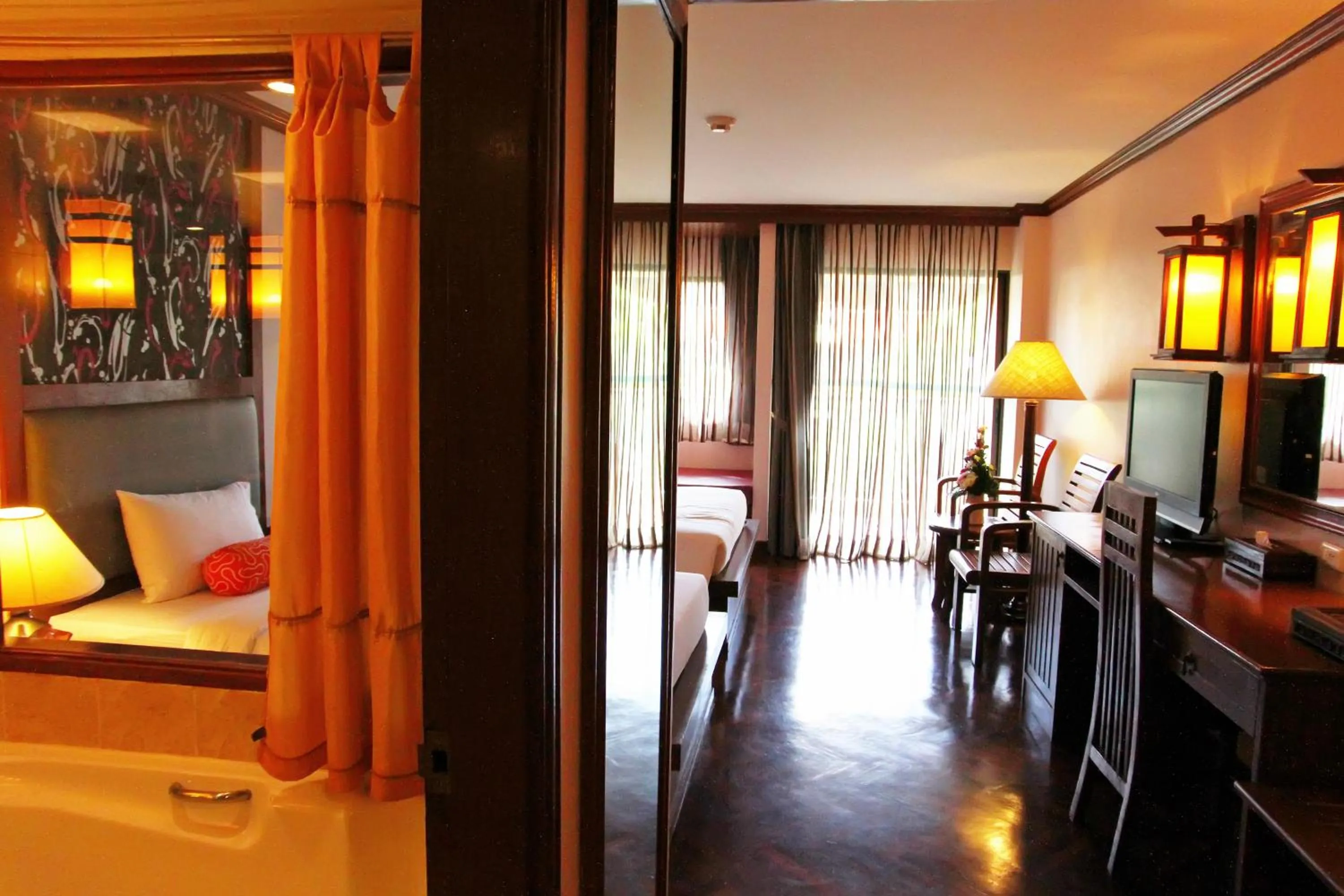 Decorative detail, Bunk Bed in Bauman Grand