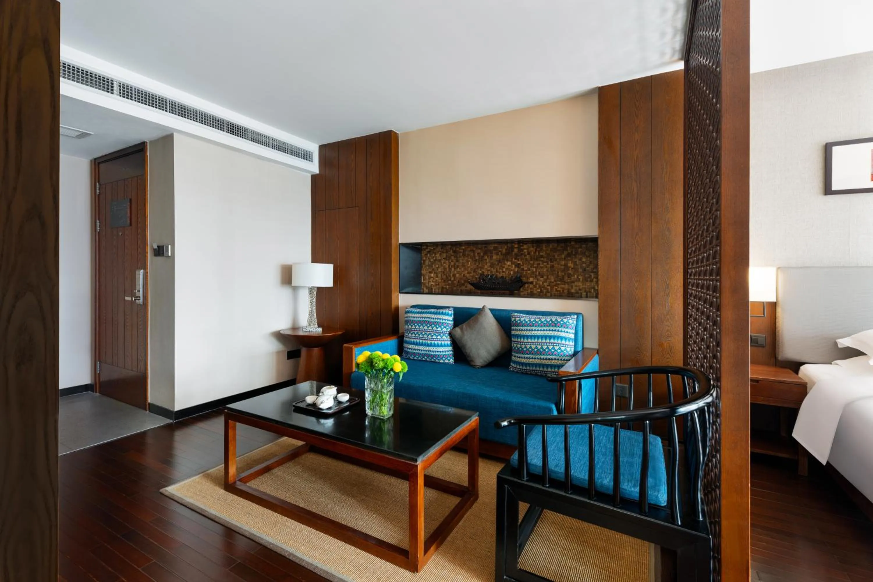 Living room, Bed in SSAW Boutique Hotel Hangzhou Wildwind