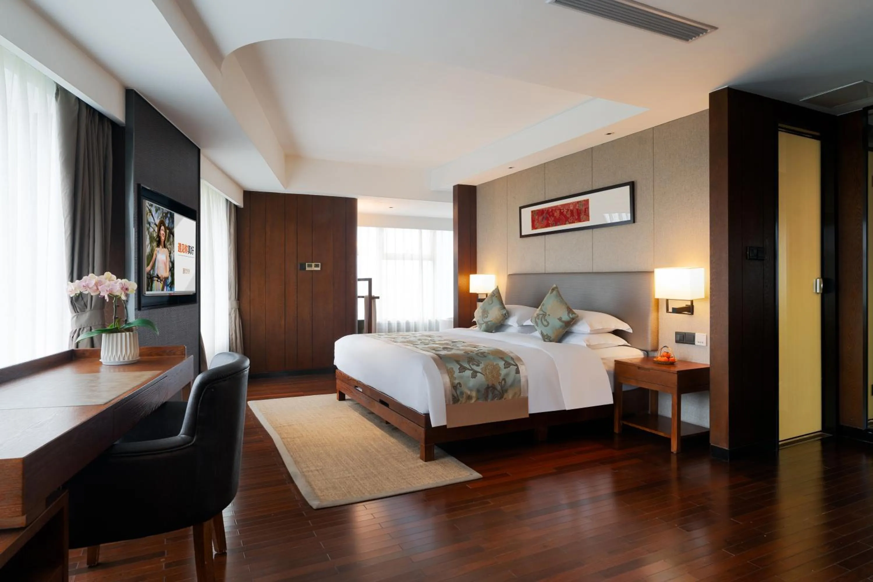 Bed in SSAW Boutique Hotel Hangzhou Wildwind
