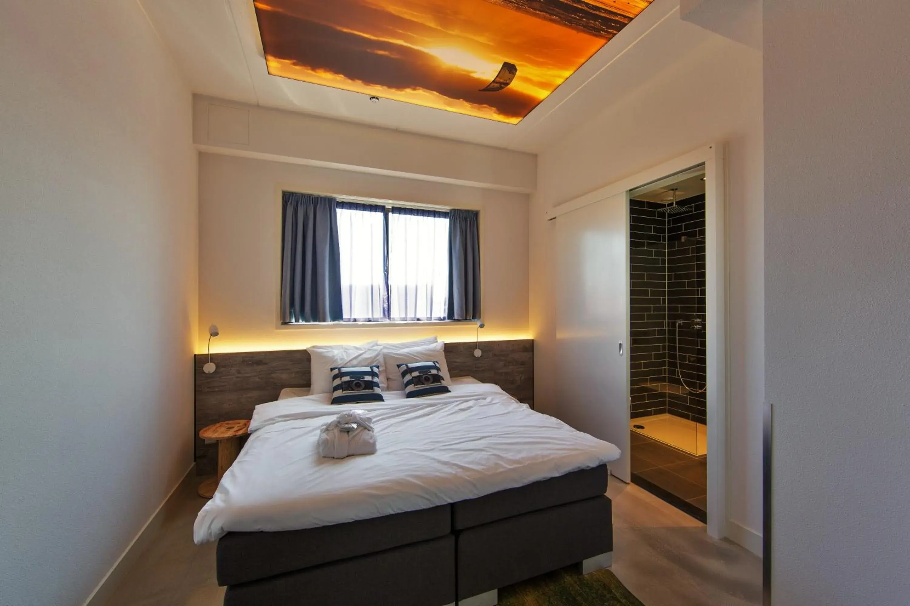 Comfort Double Room in Hotel Rauw aan de Kade Comfort Double Room in Hotel Rauw aan de Kade