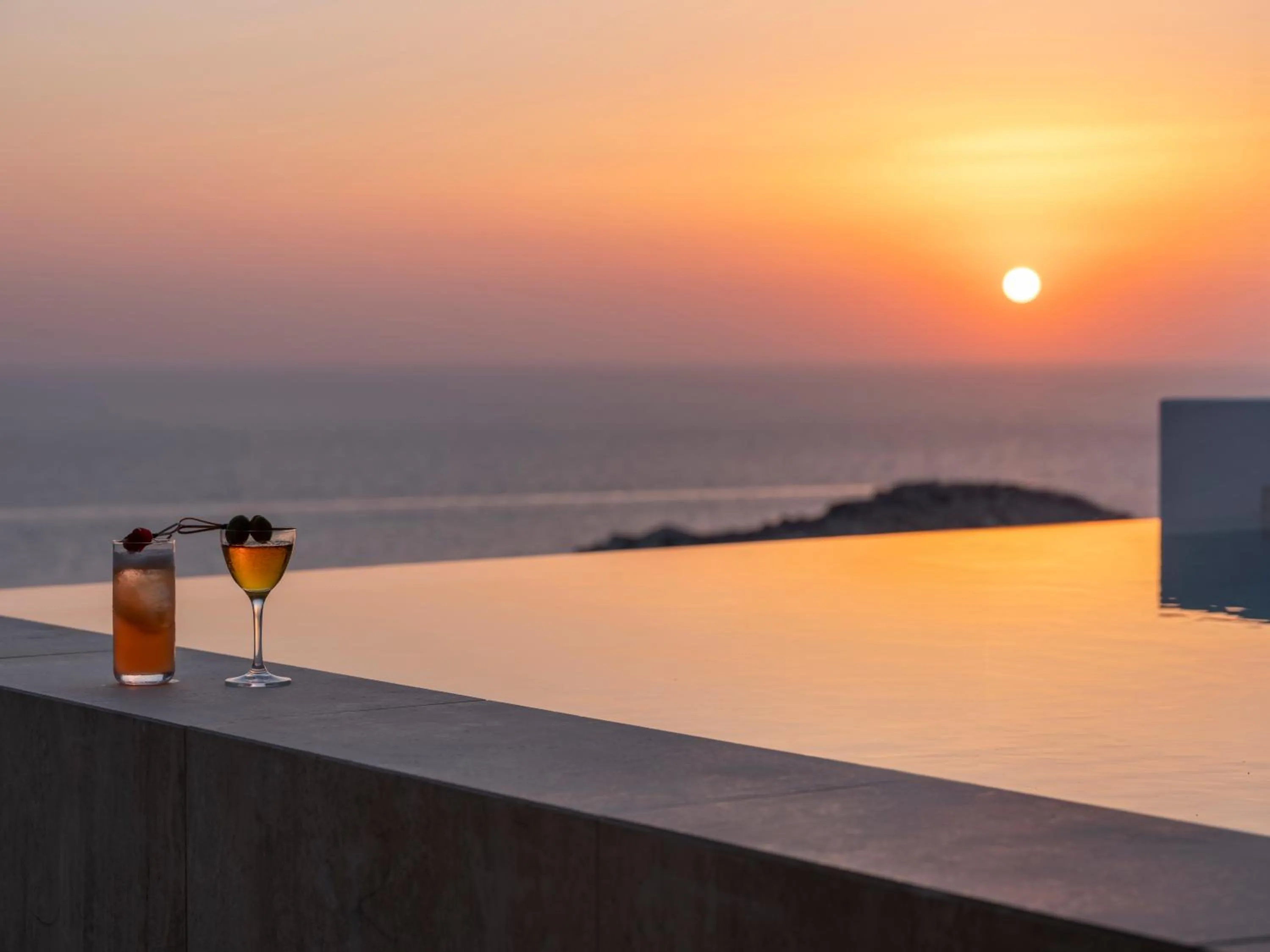 Pool view in Santo Pure Oia Suites & Villas