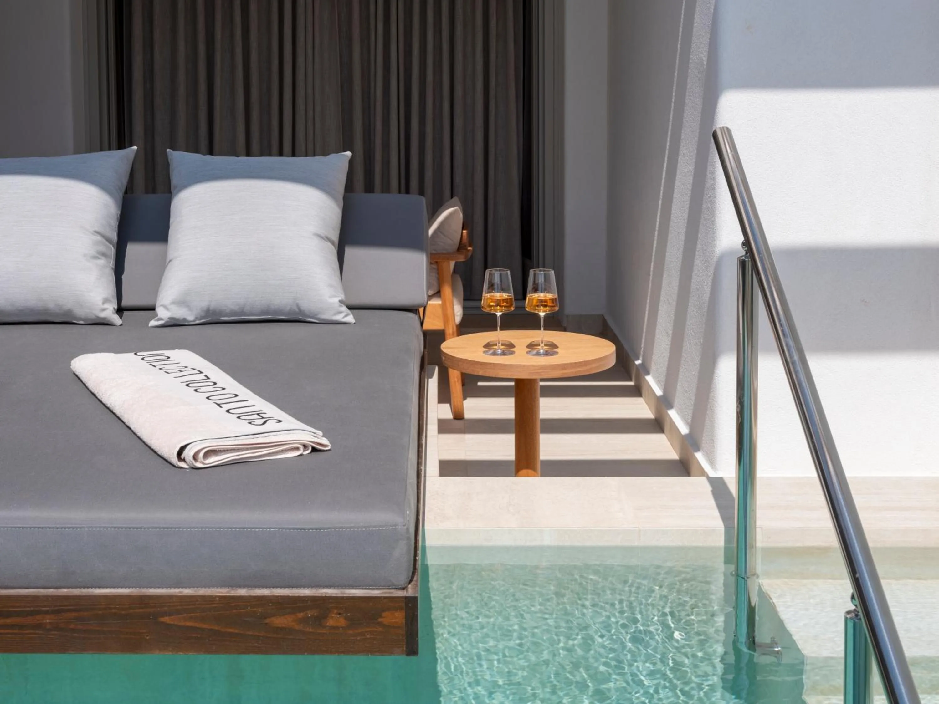 Pool view in Santo Pure Oia Suites & Villas