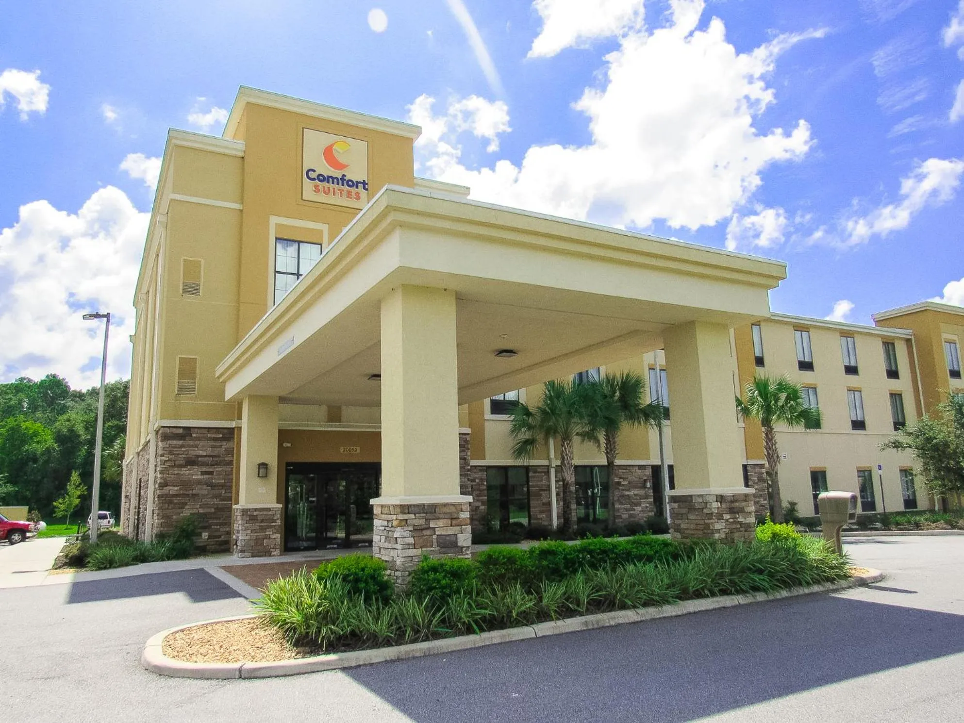 Facade/entrance in Comfort Suites Dunnellon near Rainbow Springs