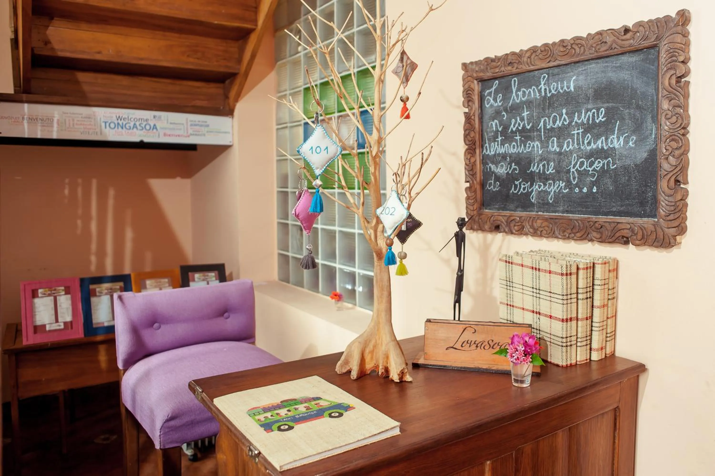 Lobby or reception in Maison Lovasoa