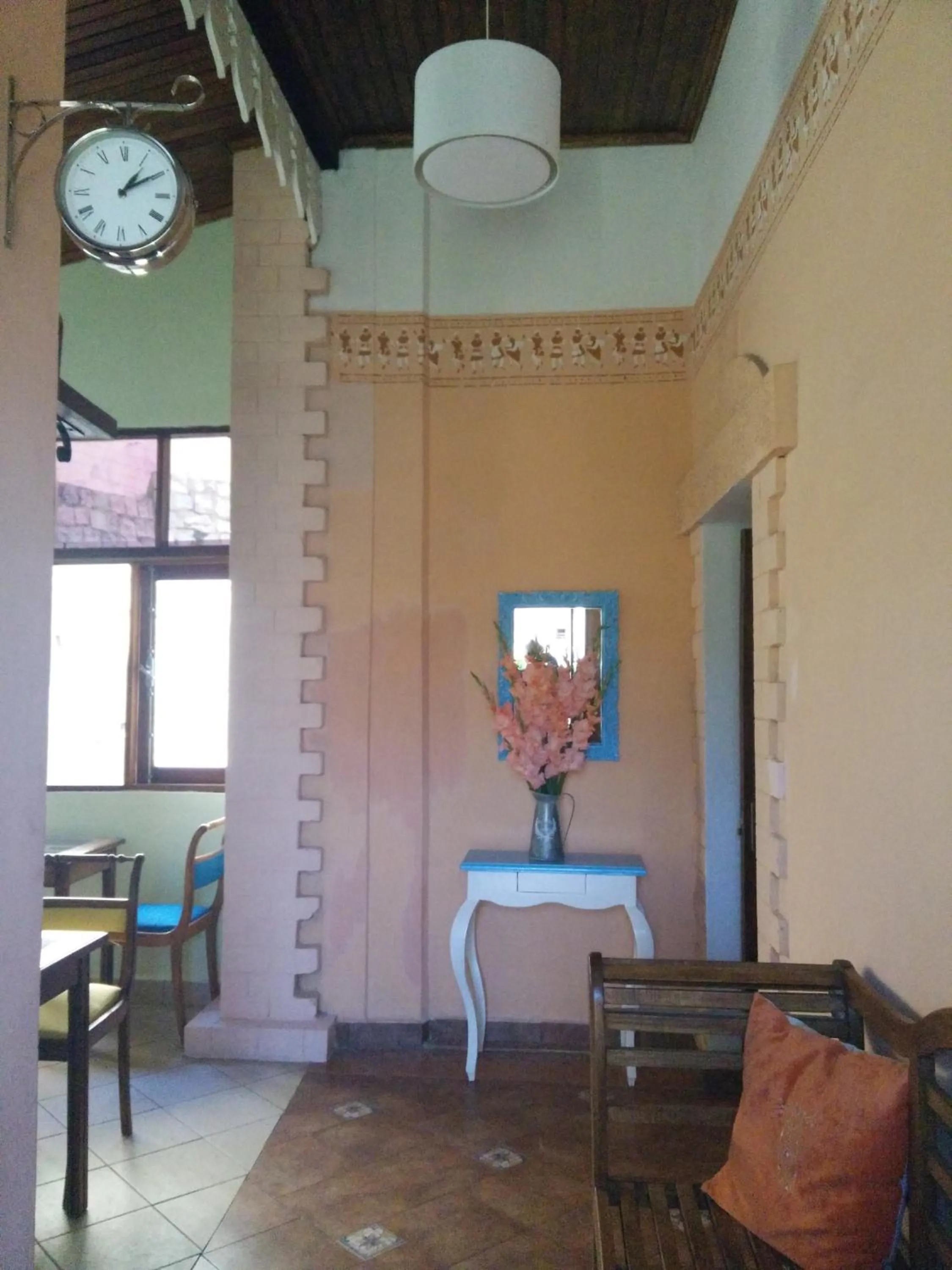 Lobby or reception in Maison Lovasoa