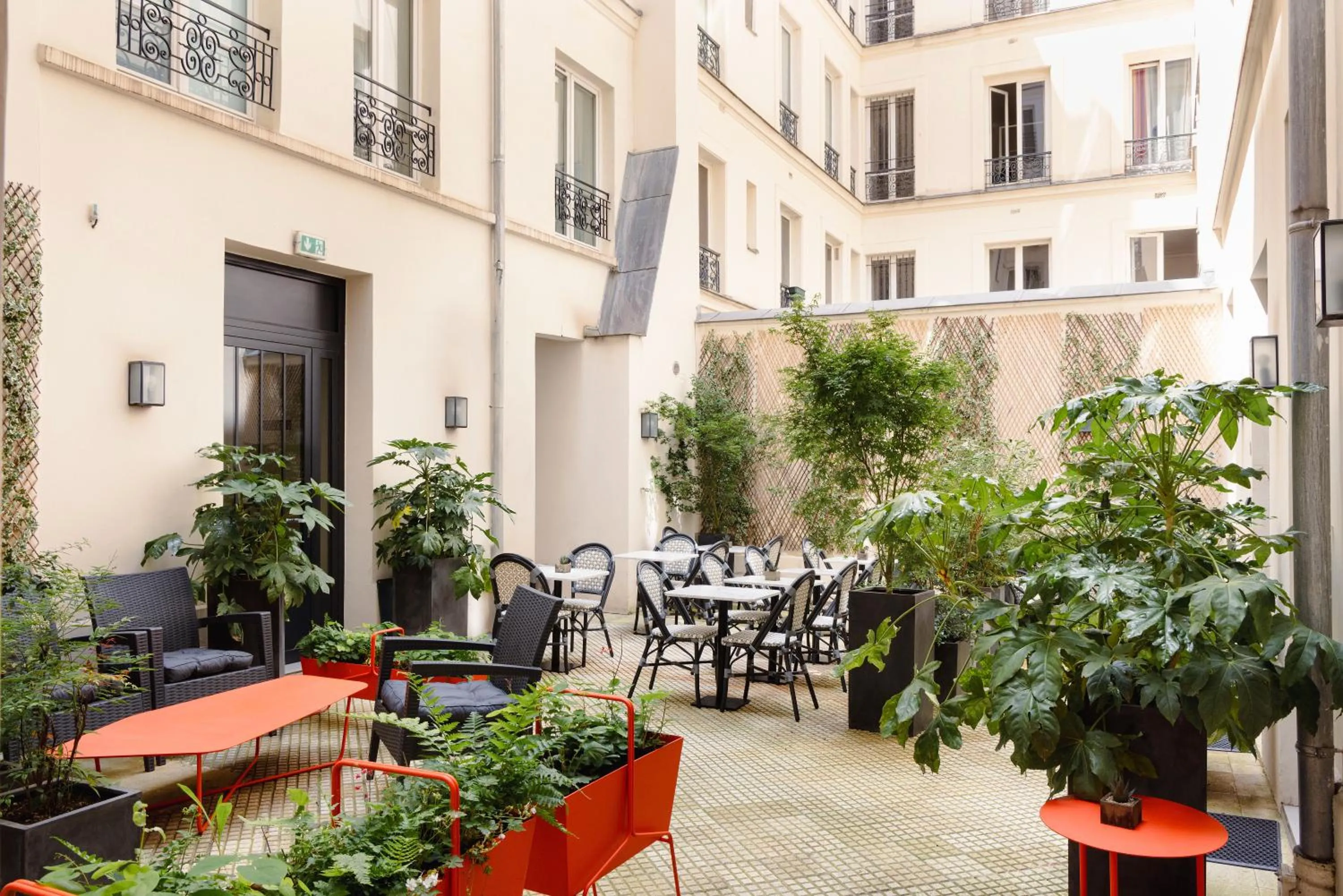 Patio in Hôtel Mayflower Opera