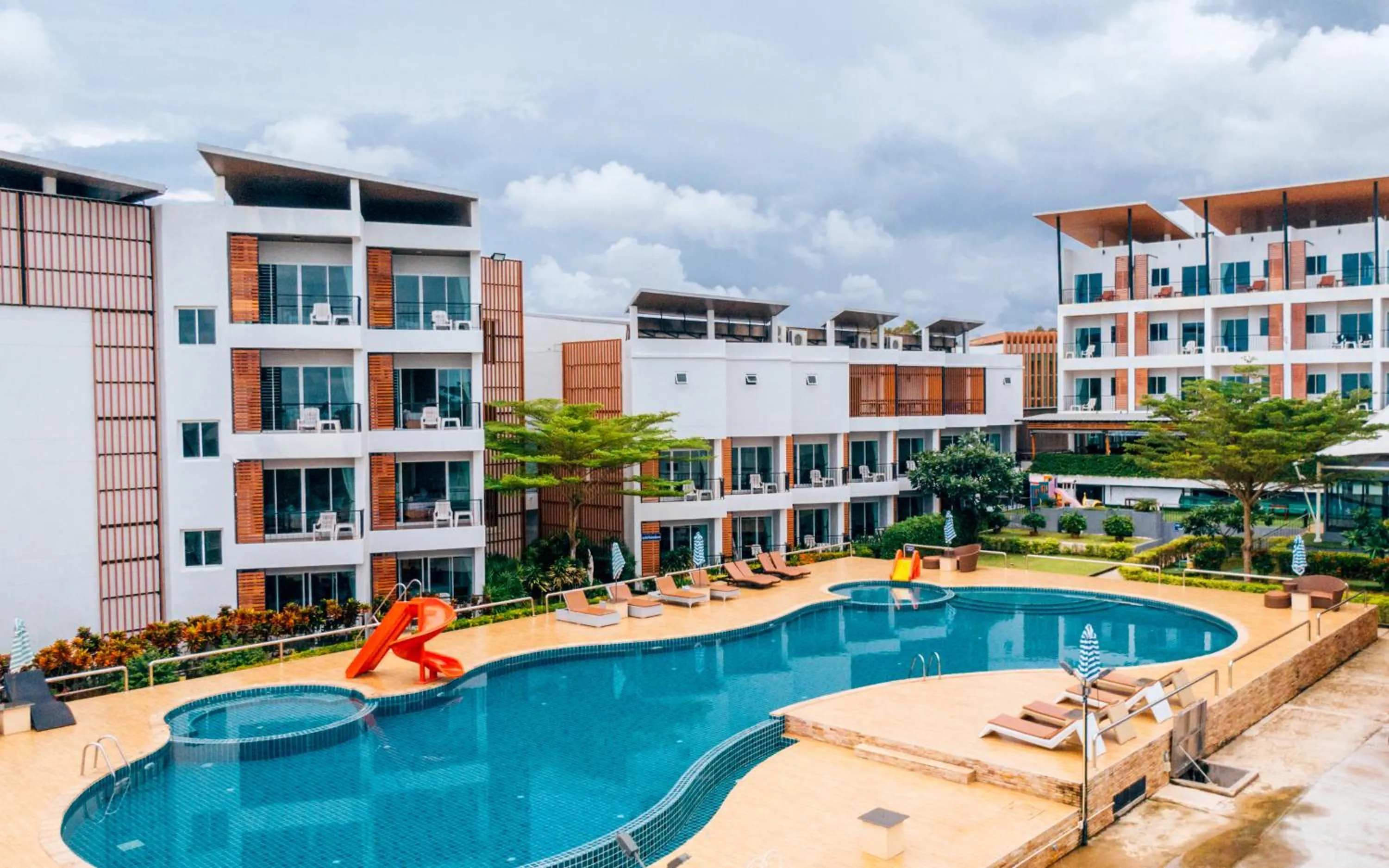 Saint Tropez Beach Hotel