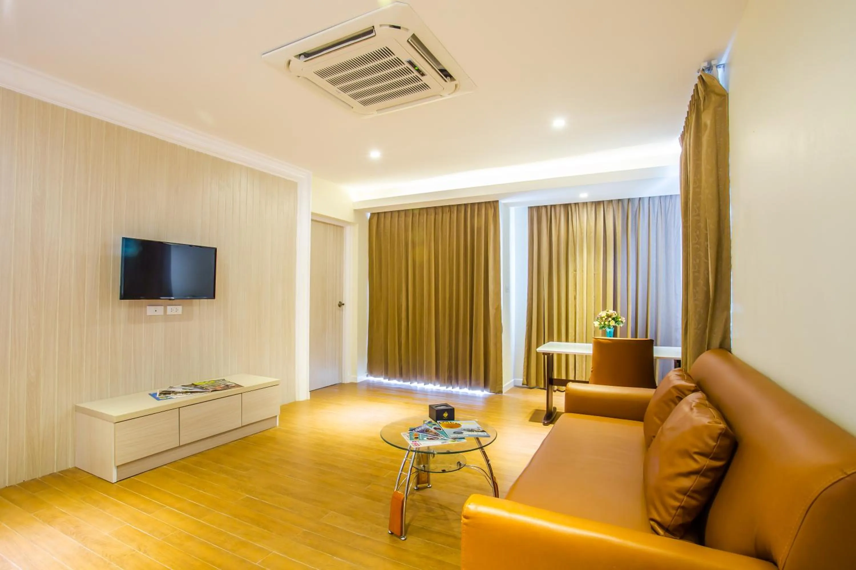 Living room in Saint Tropez Beach Hotel