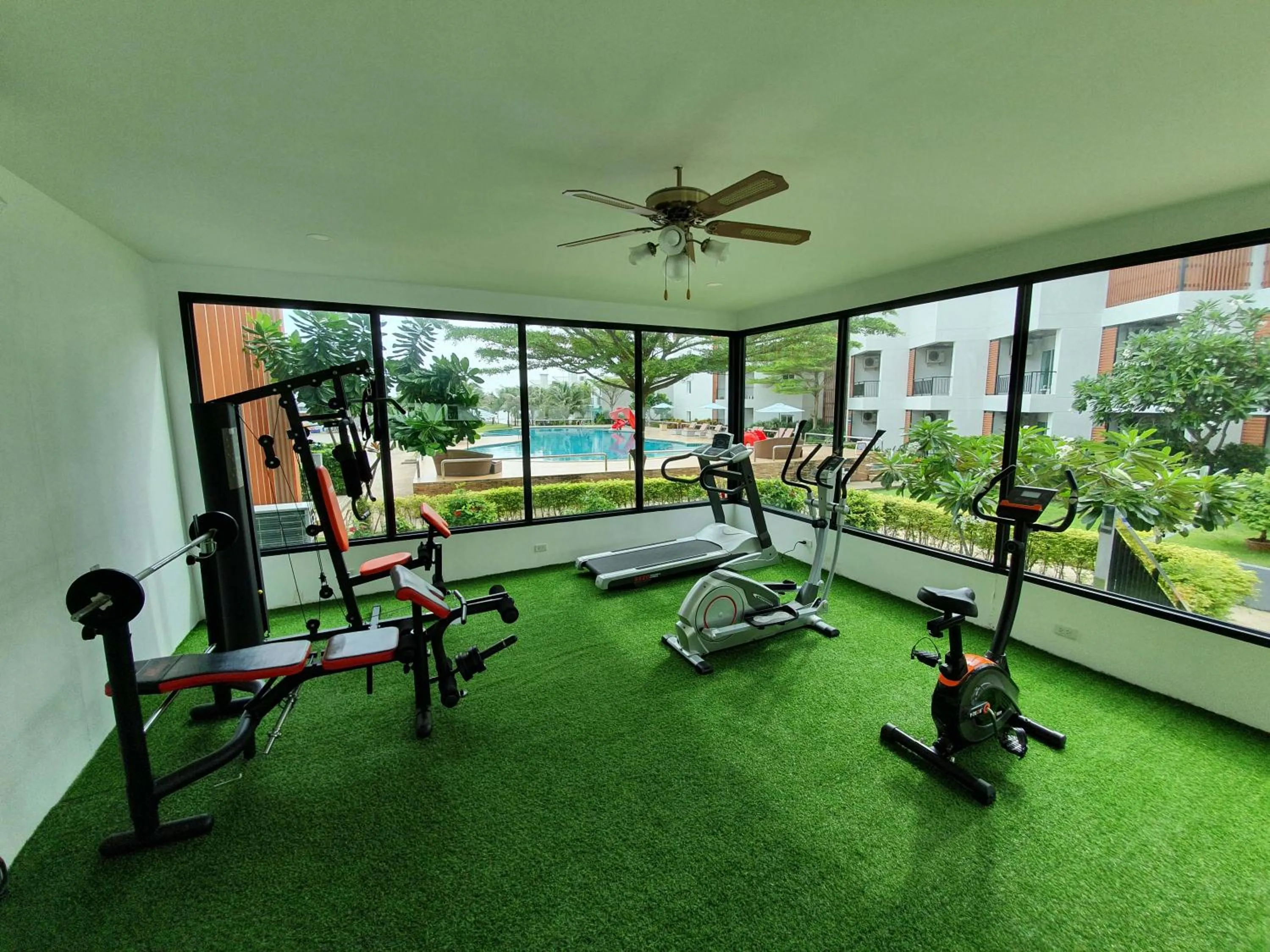 Saint Tropez Beach Hotel