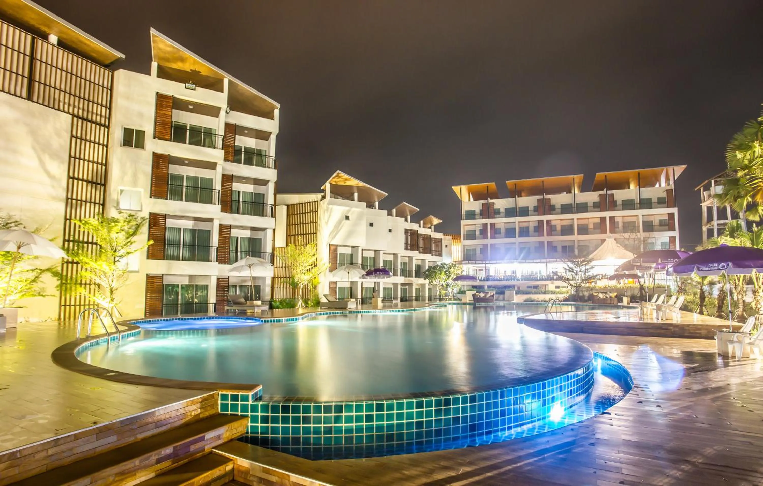 Night in Saint Tropez Beach Hotel