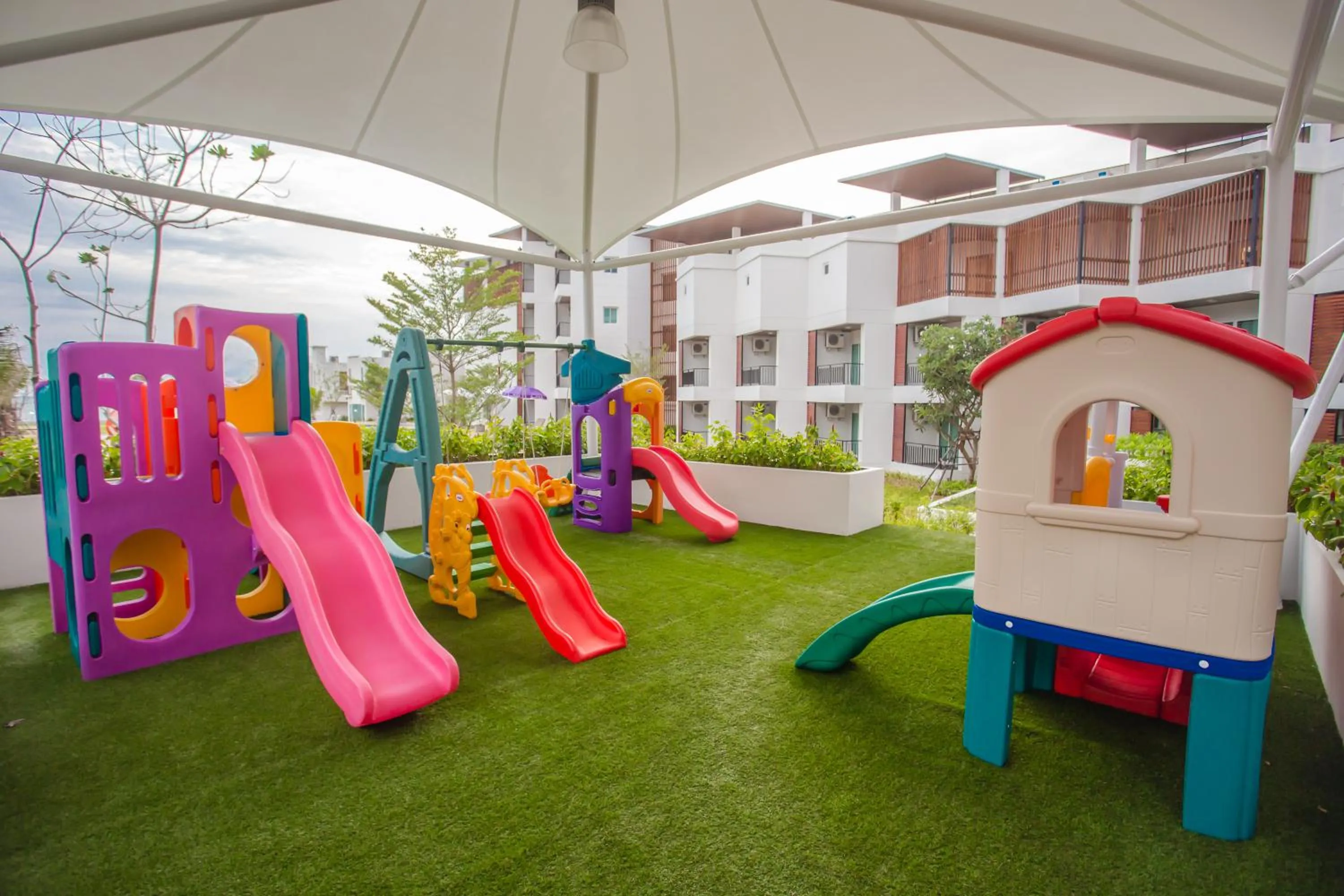 Day in Saint Tropez Beach Hotel