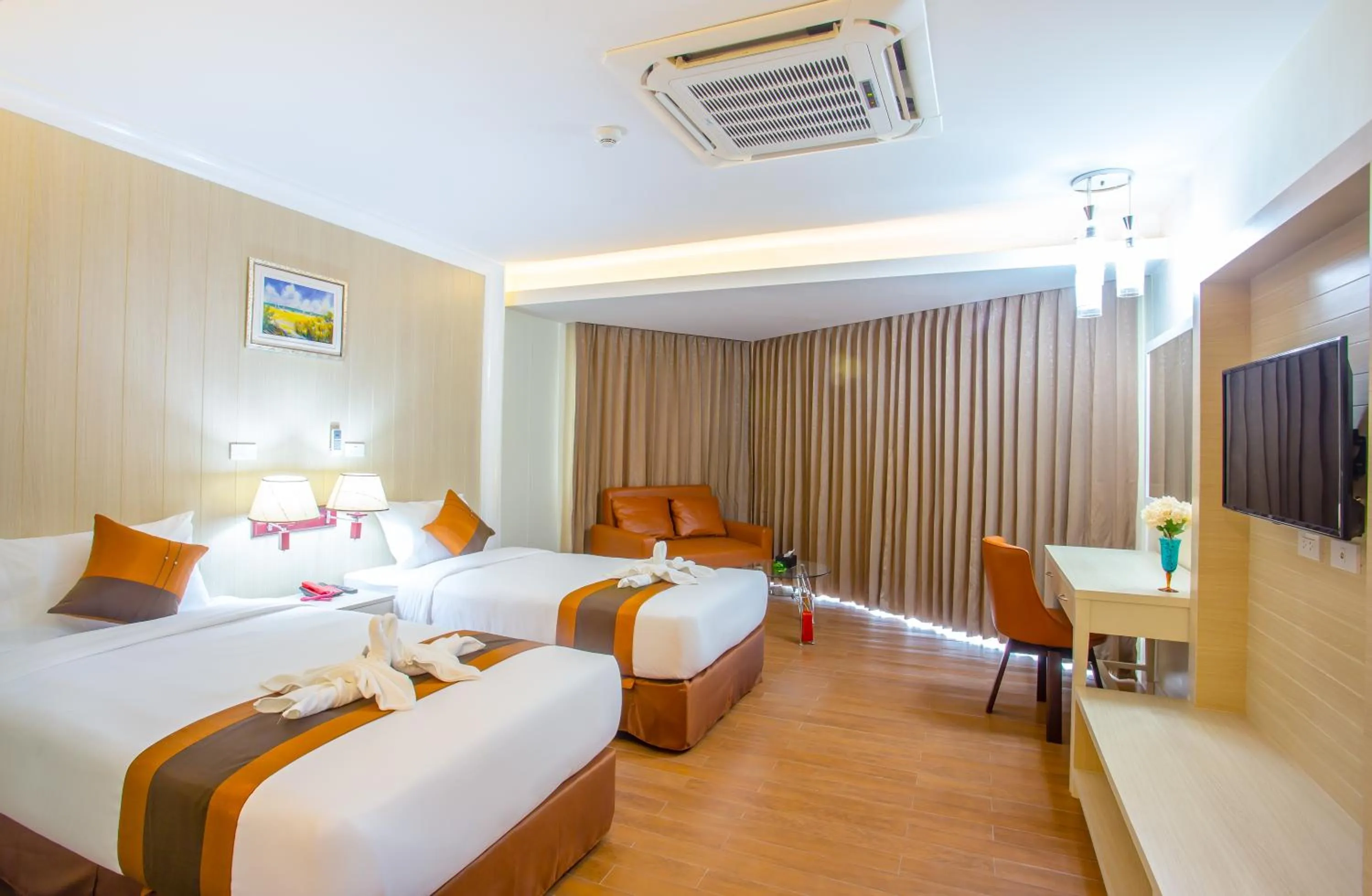 Photo of the whole room, Bed in Saint Tropez Beach Hotel