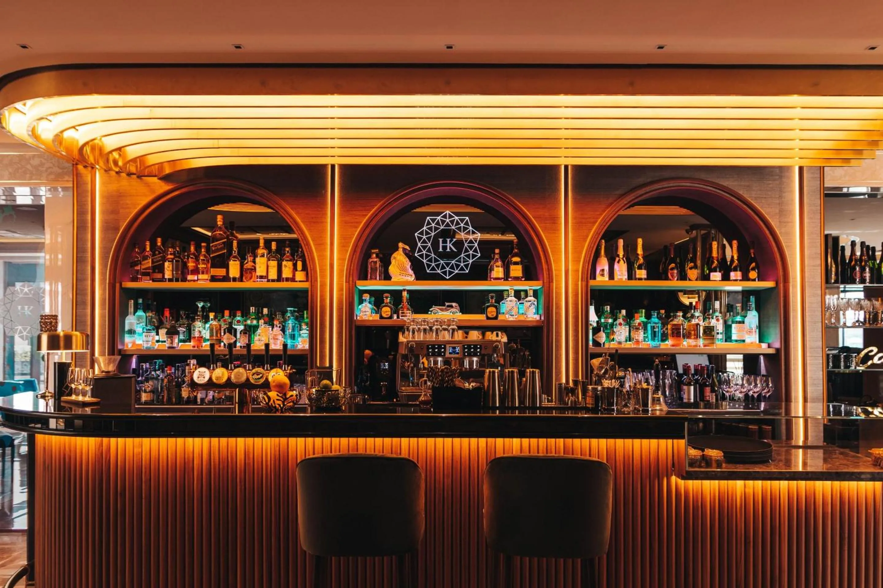 Lounge or bar in Diamond Suites by Reykjavik Keflavik Airport