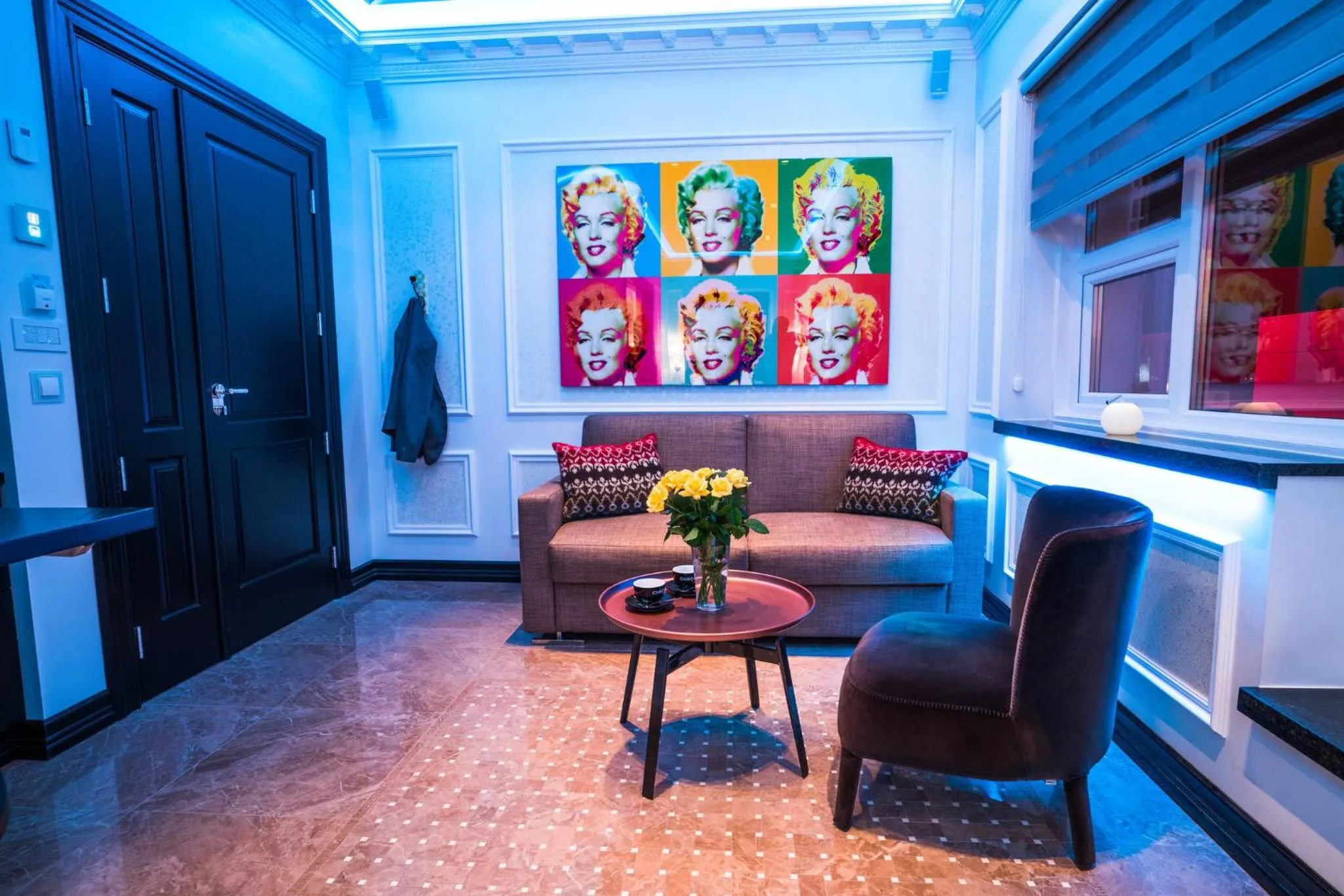 Living room in Diamond Suites by Reykjavik Keflavik Airport