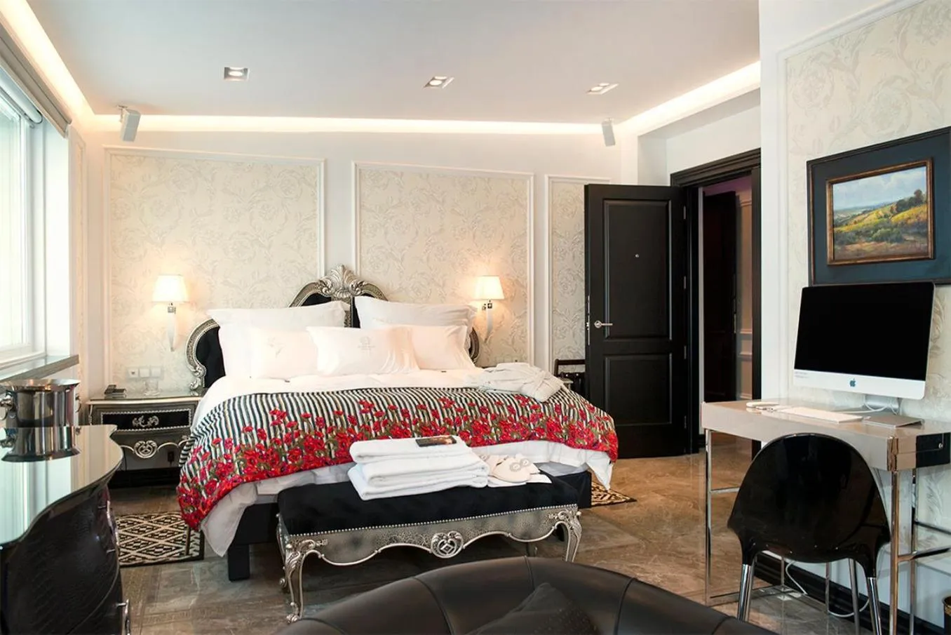 Bedroom, Bed in Diamond Suites by Reykjavik Keflavik Airport