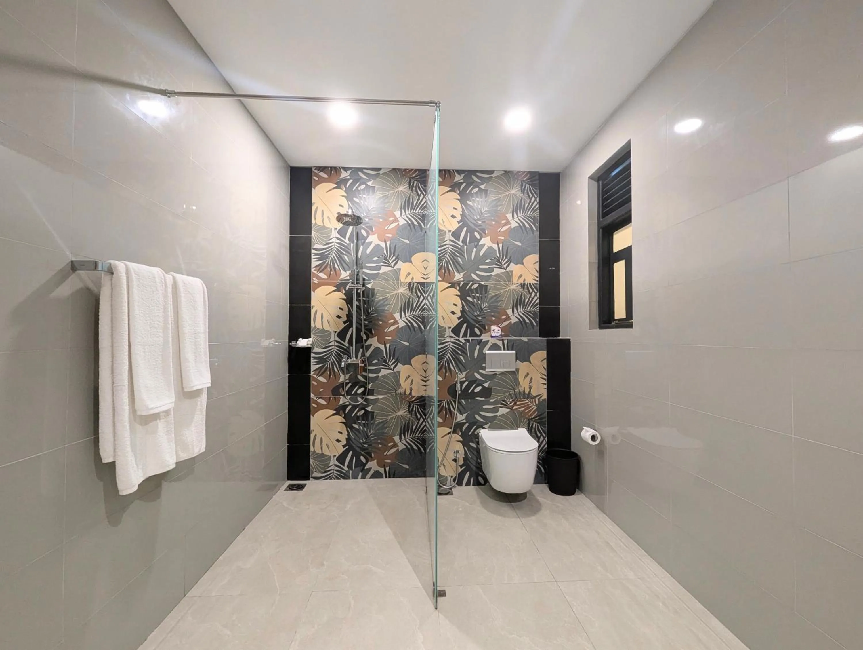 Toilet in Pinthaliya Resort