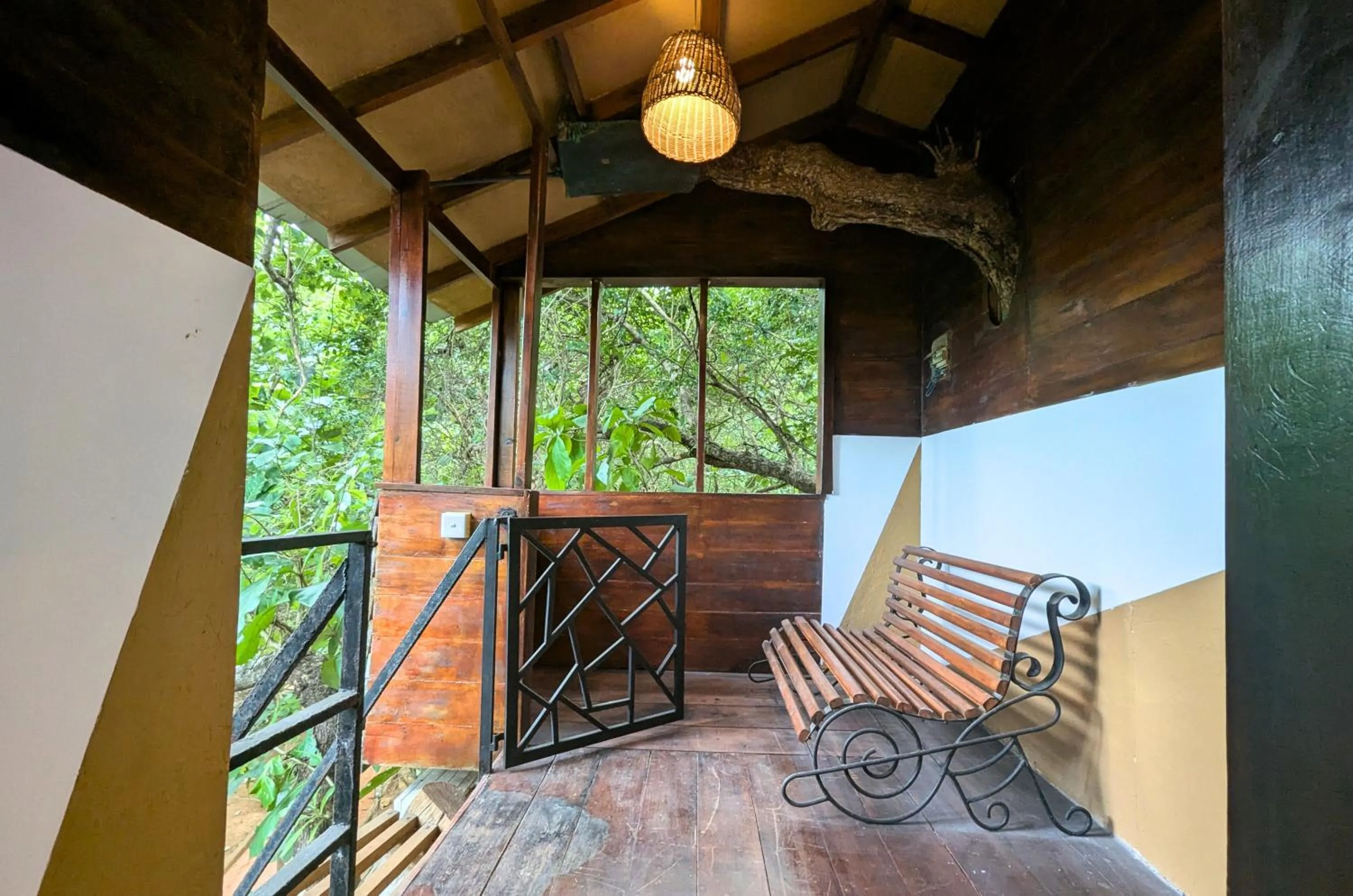 Balcony/Terrace in Pinthaliya Resort