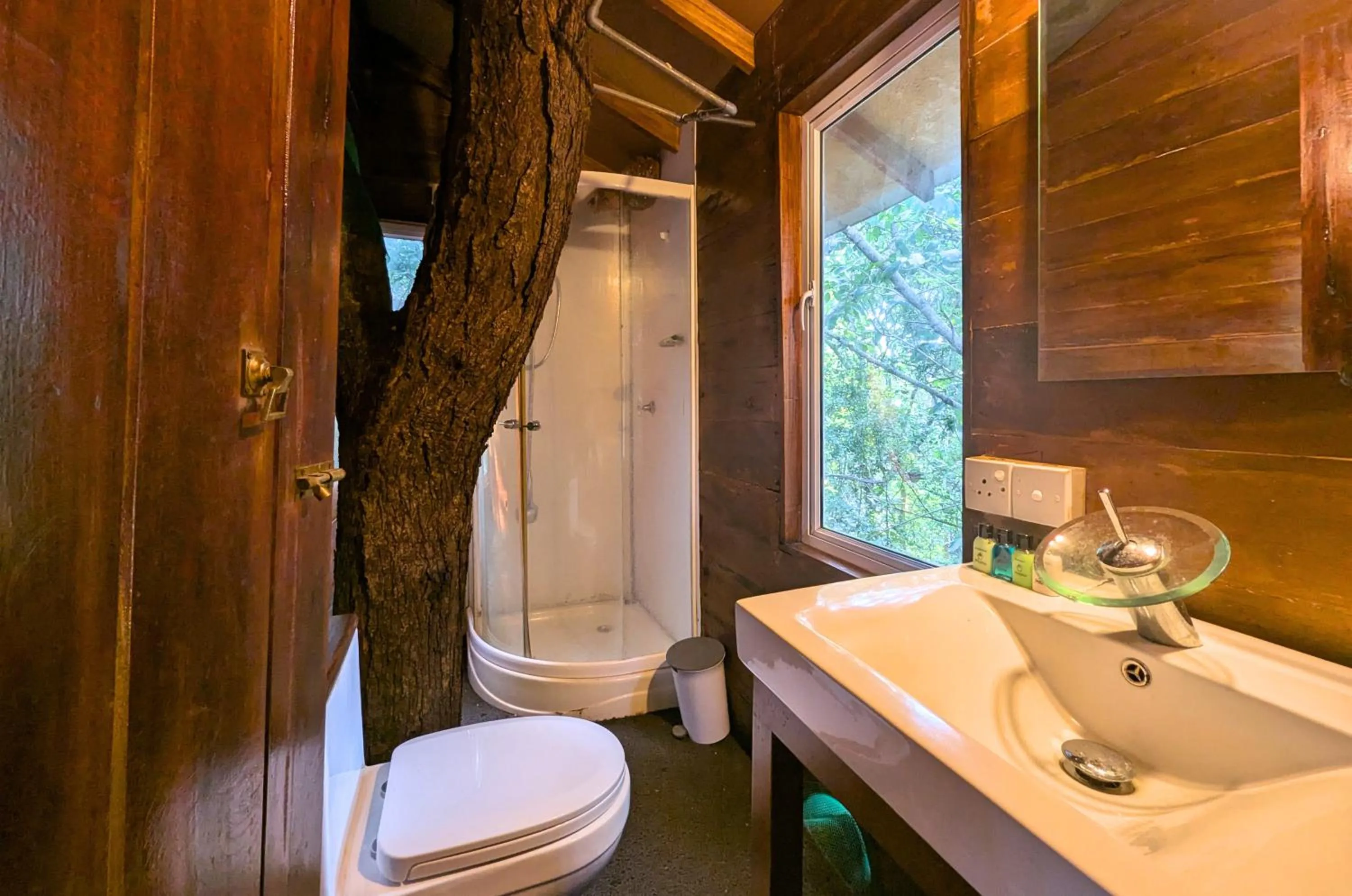 Bathroom in Pinthaliya Resort