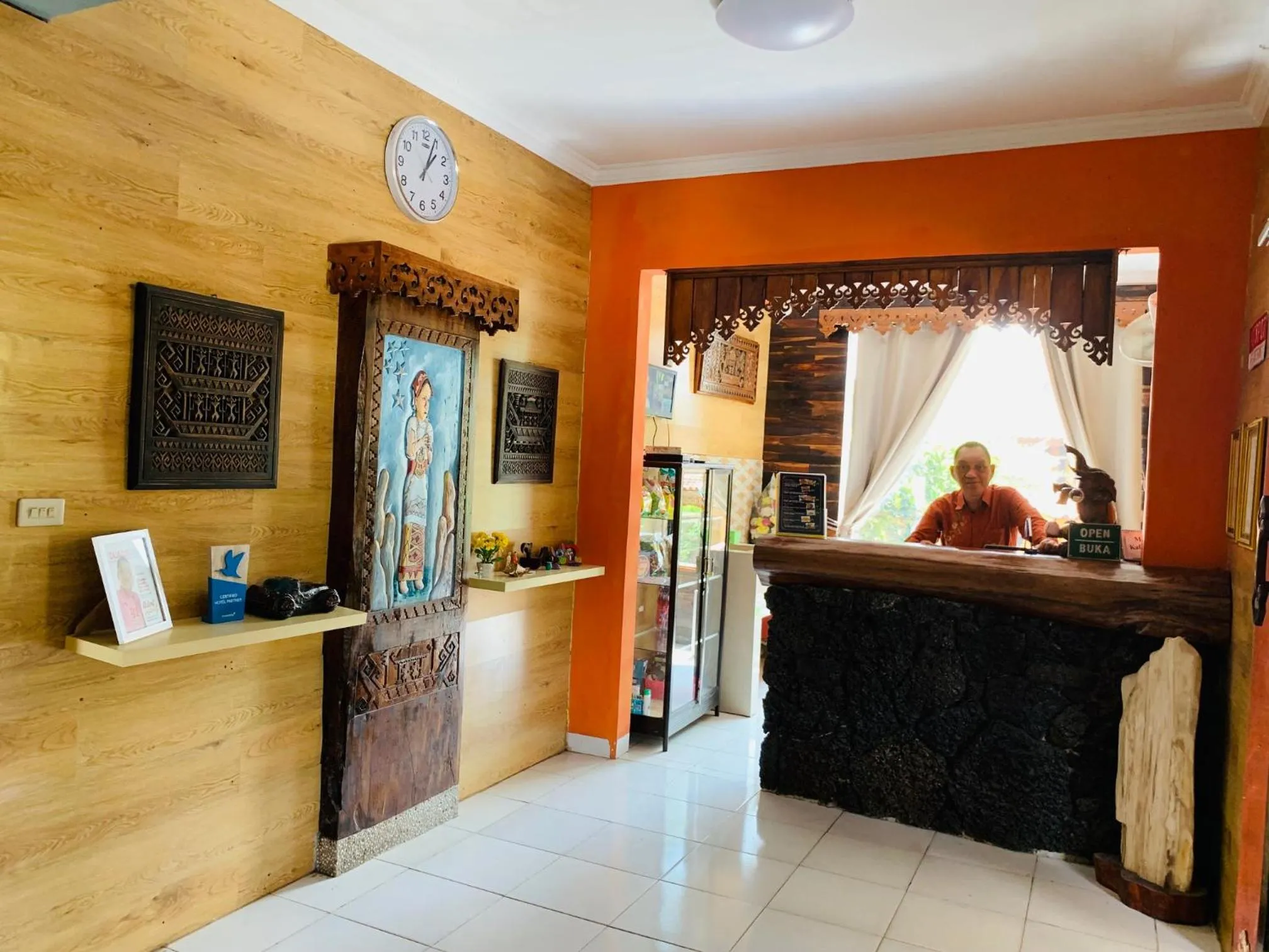 Staff in Nuwono Tasya Syariah