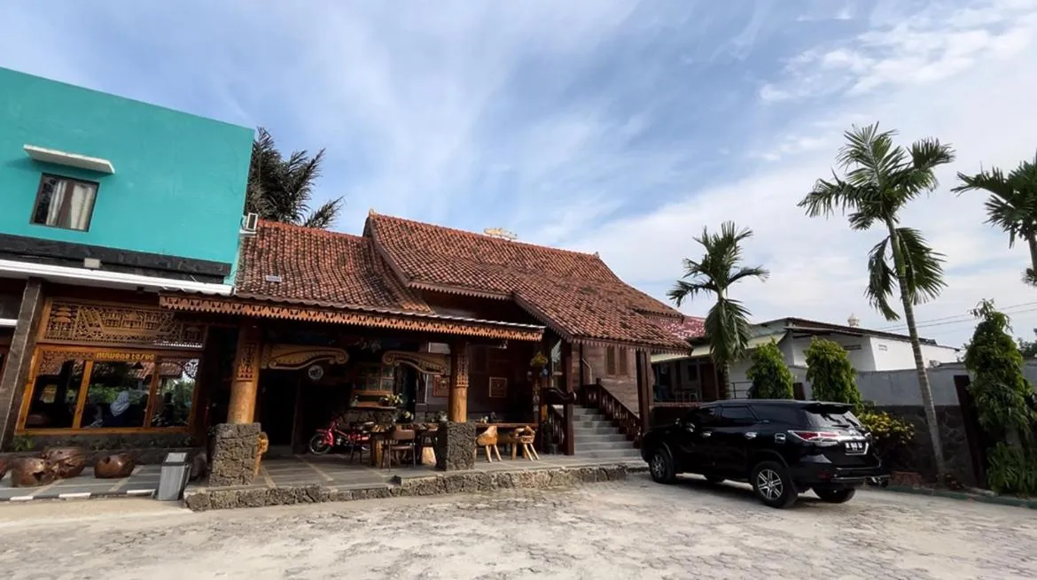 Nuwono Tasya Syariah