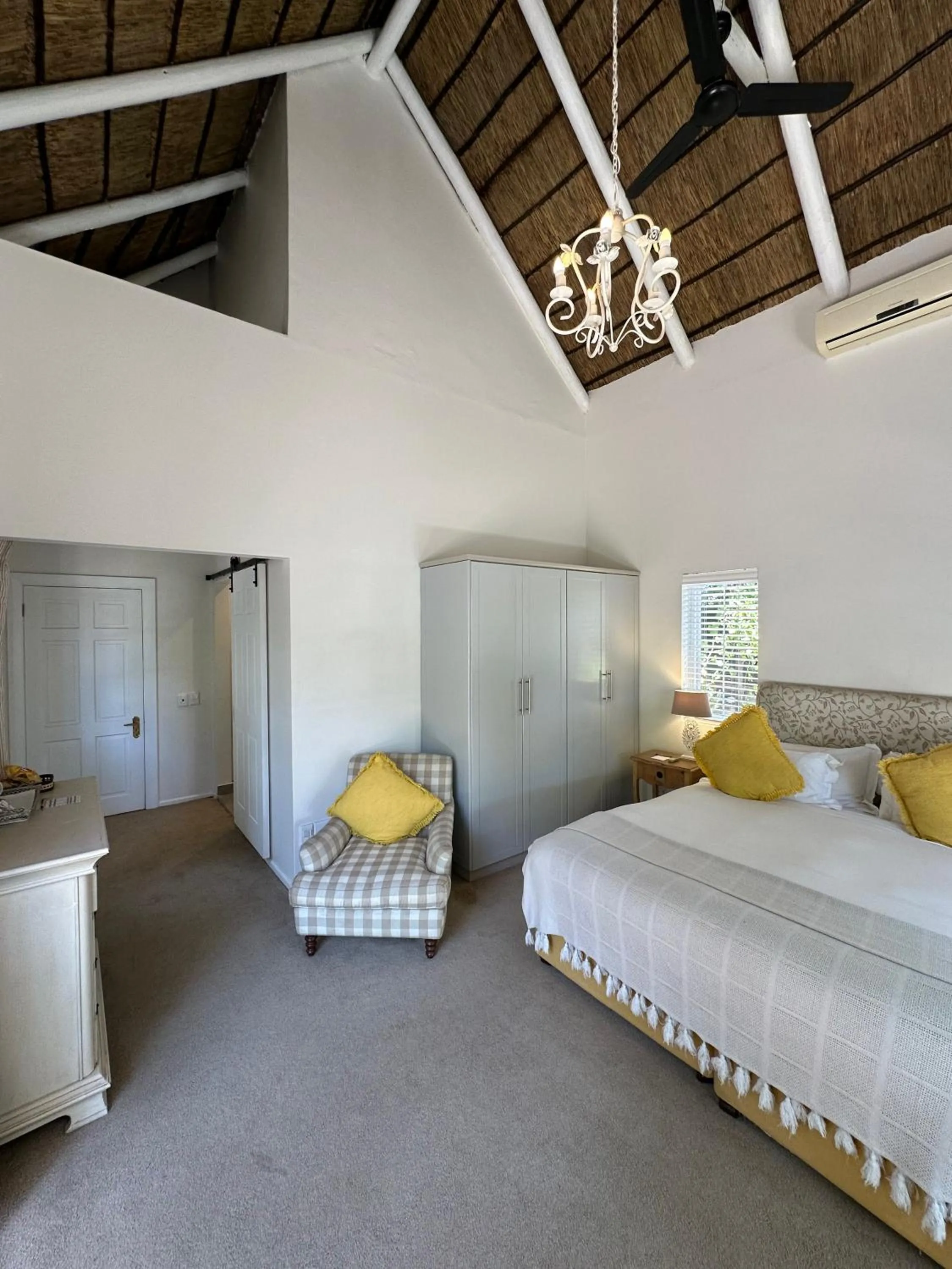 Bedroom, Bed in Wedgeview Country House & Spa
