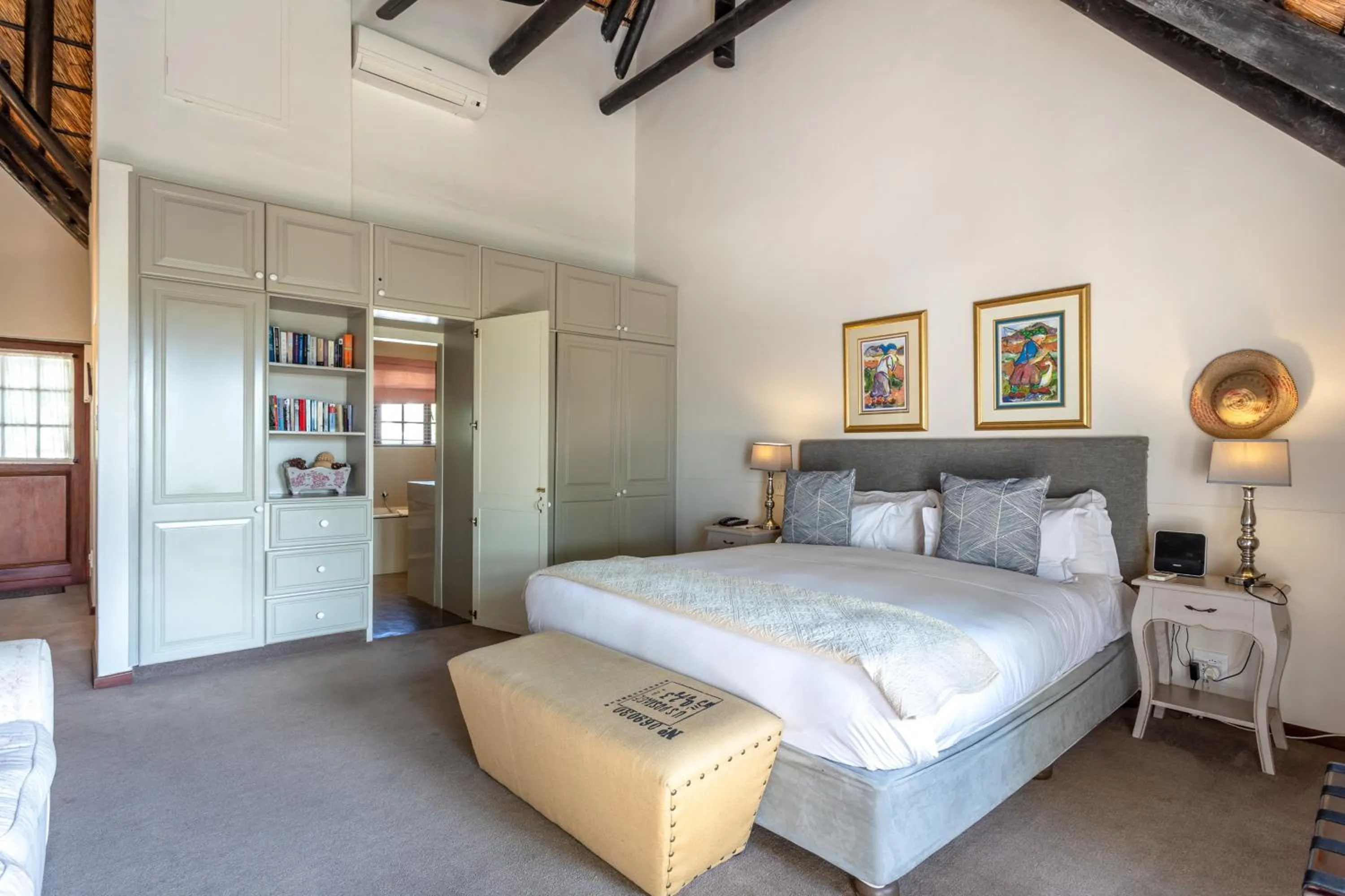 Photo of the whole room, Bed in Wedgeview Country House & Spa