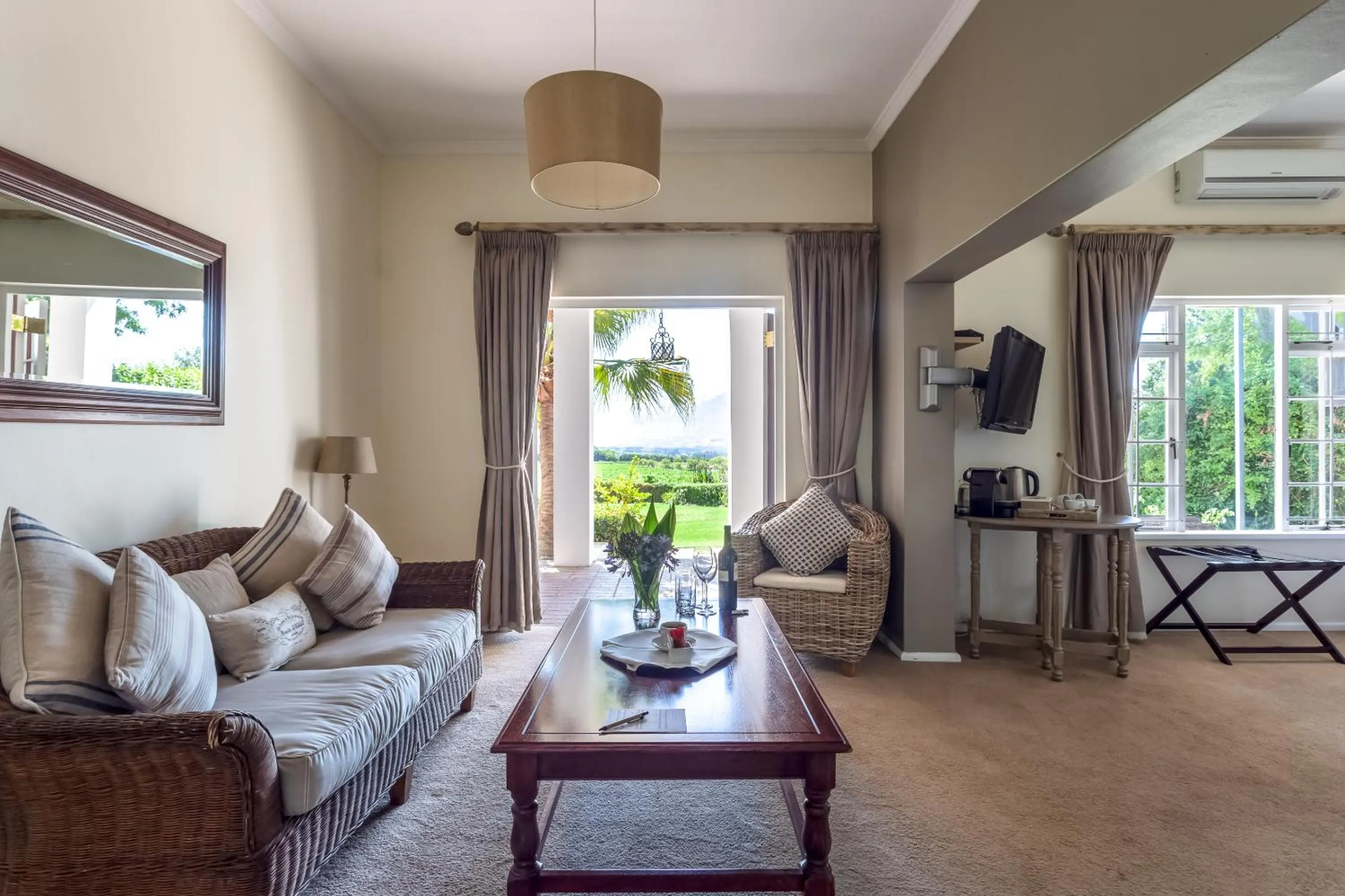 Living room in Wedgeview Country House & Spa