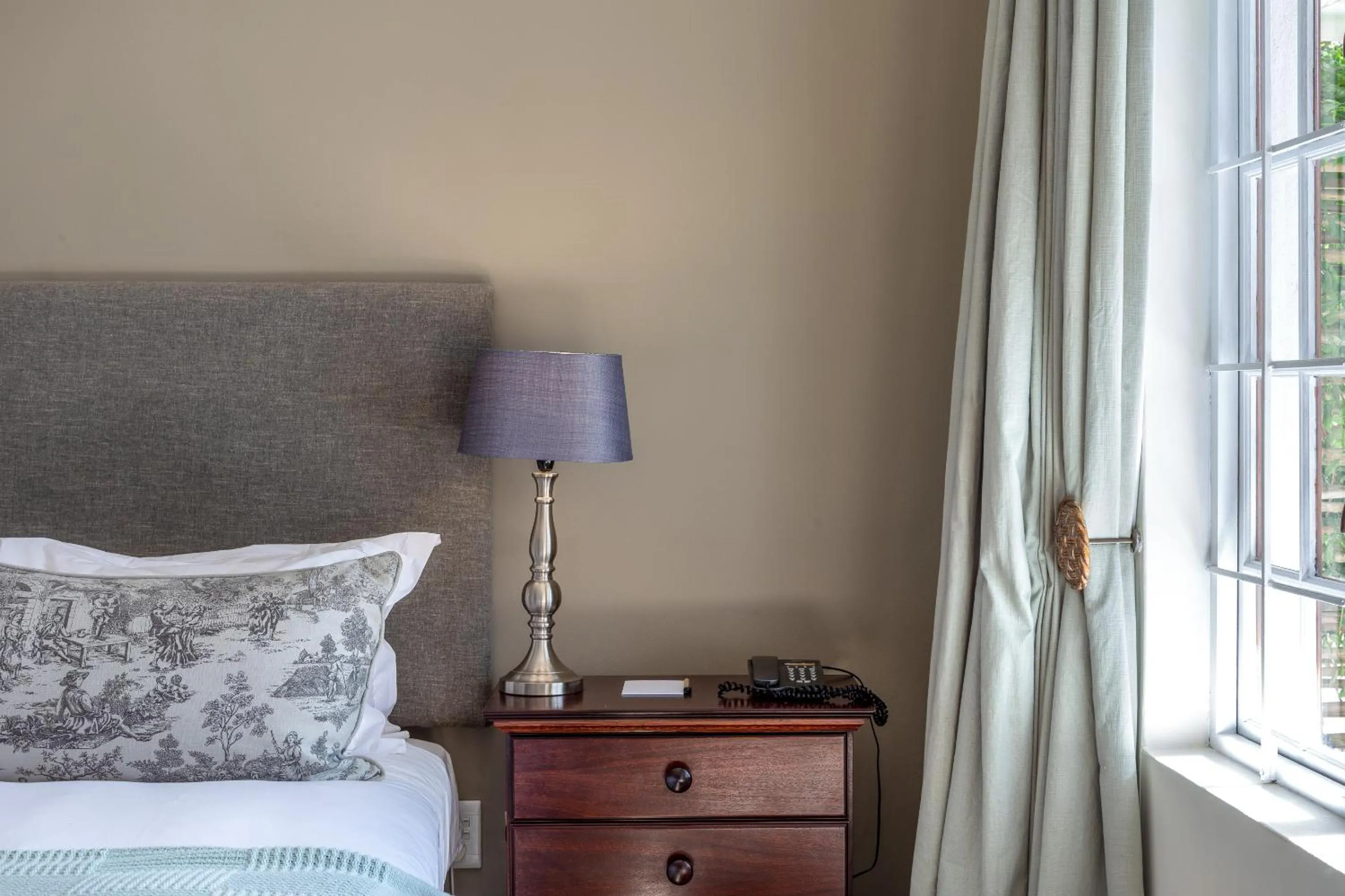 Bed in Wedgeview Country House & Spa