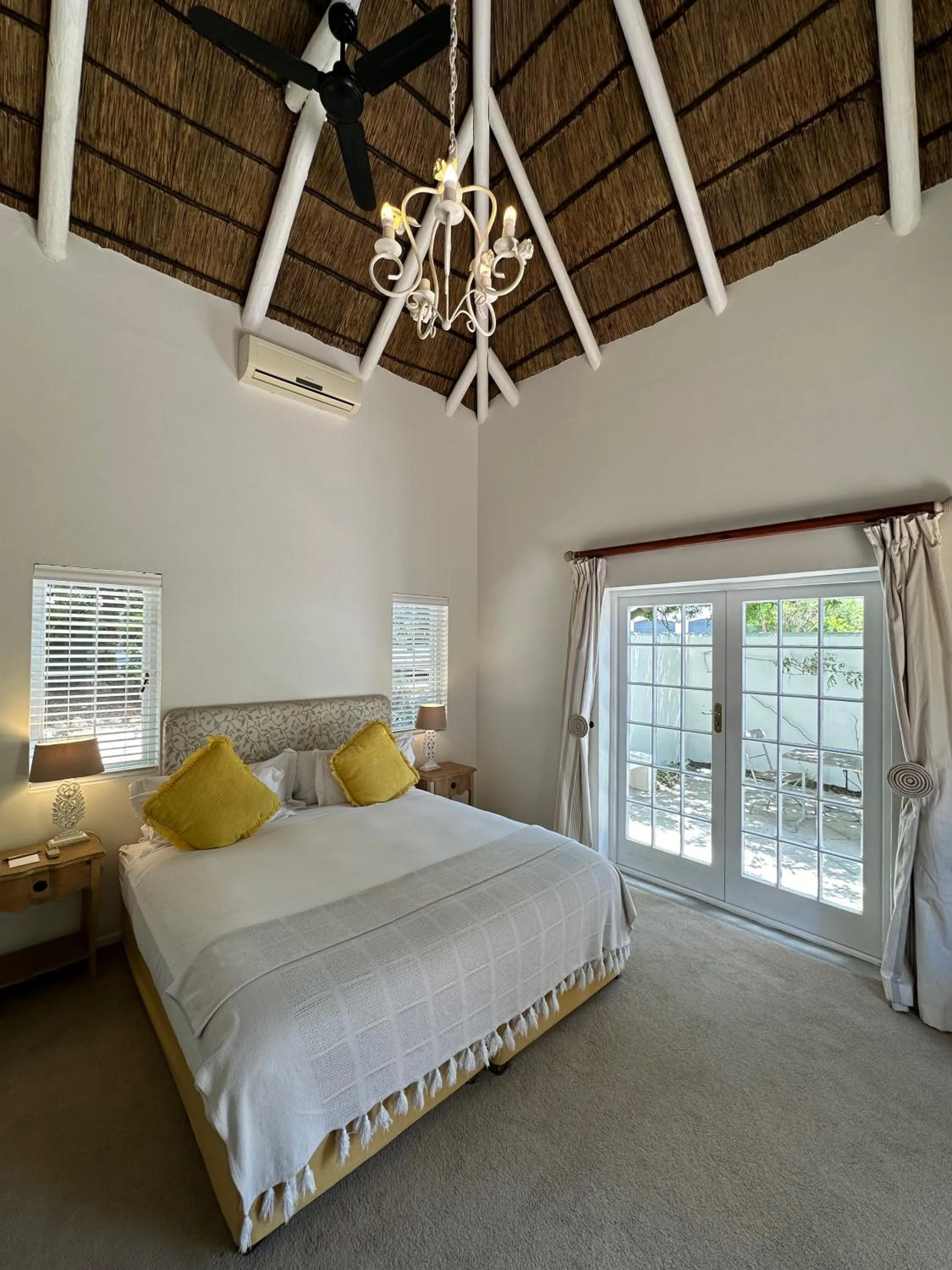 Bedroom, Bed in Wedgeview Country House & Spa