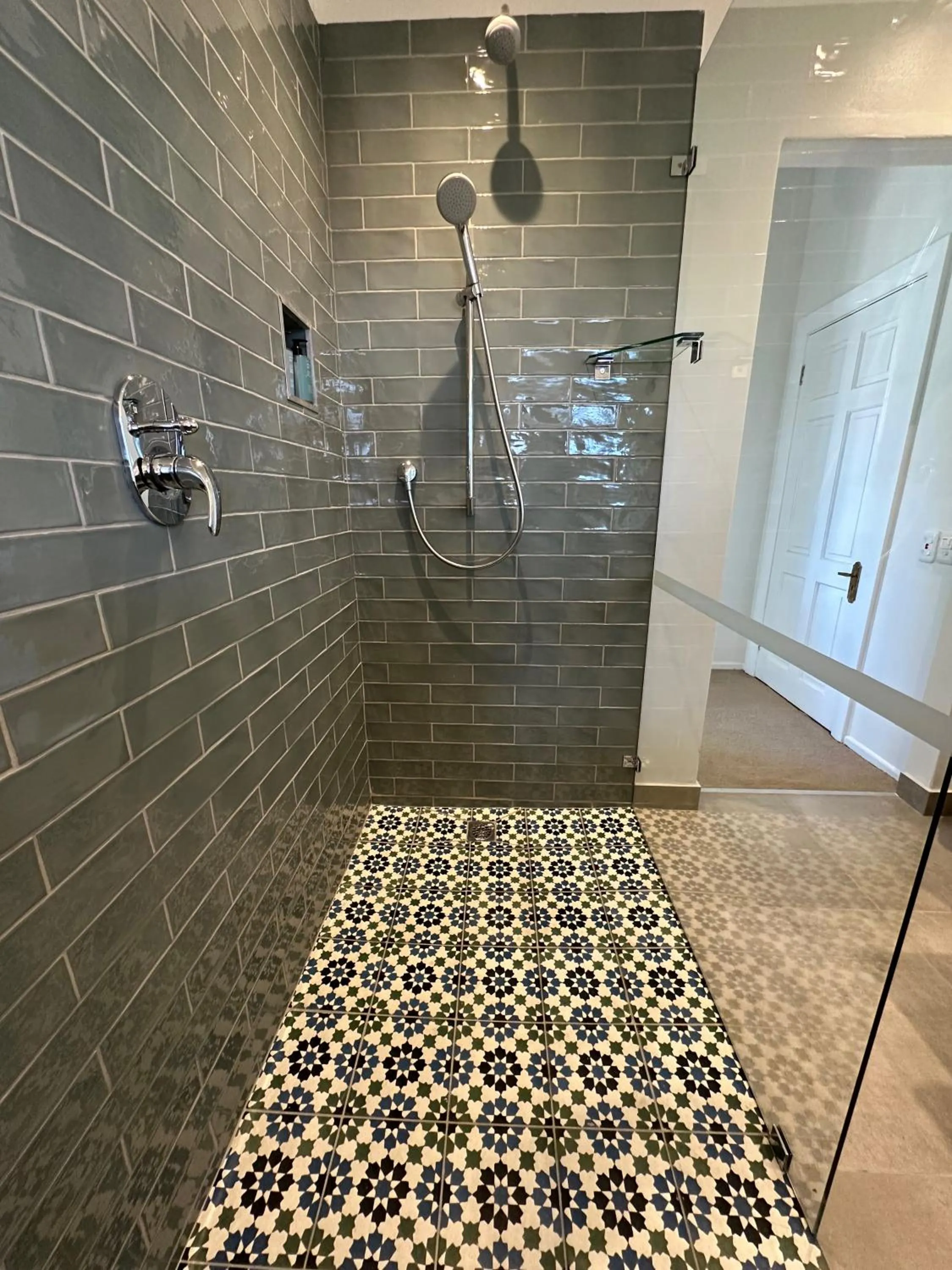 Shower in Wedgeview Country House & Spa