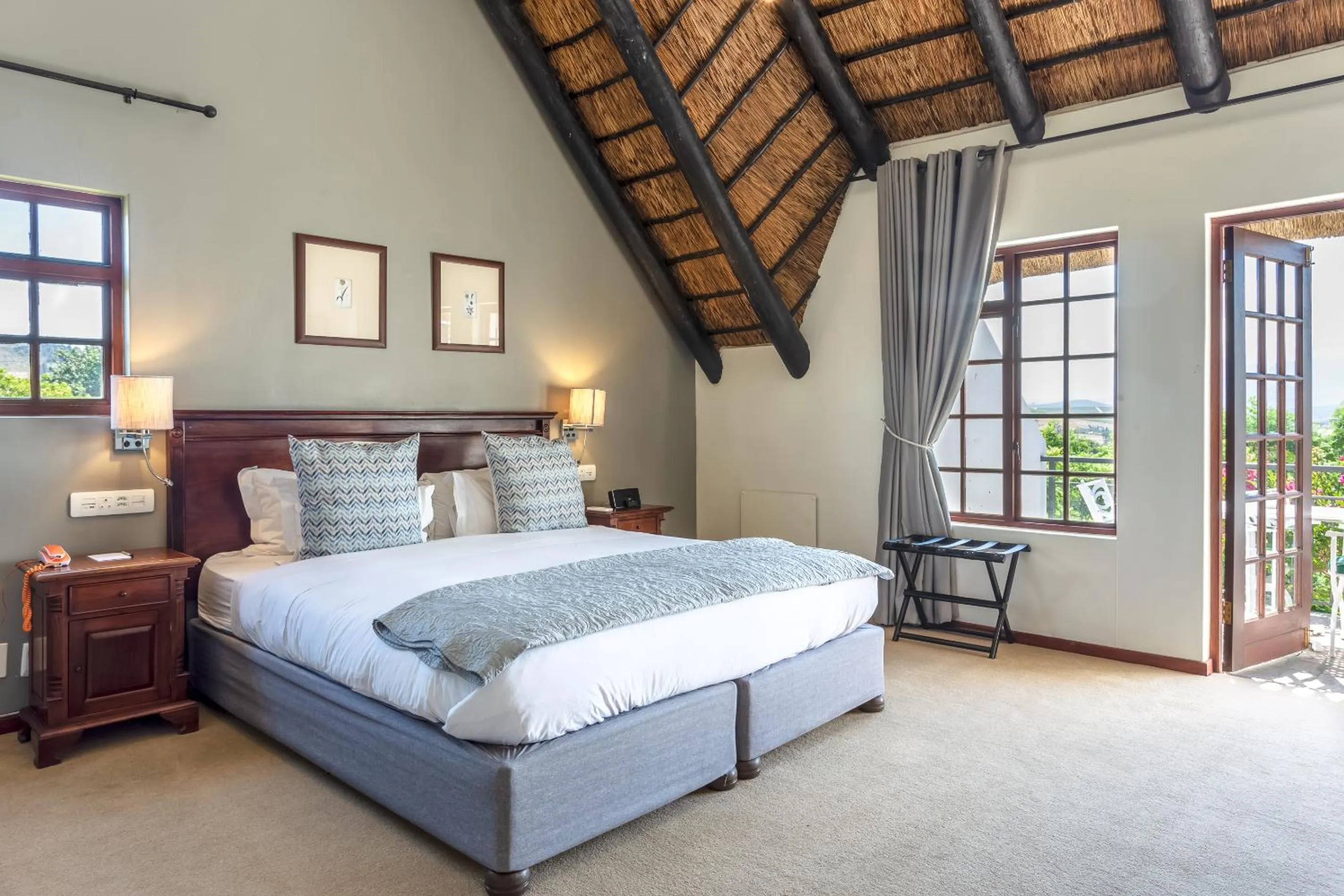 Bed in Wedgeview Country House & Spa